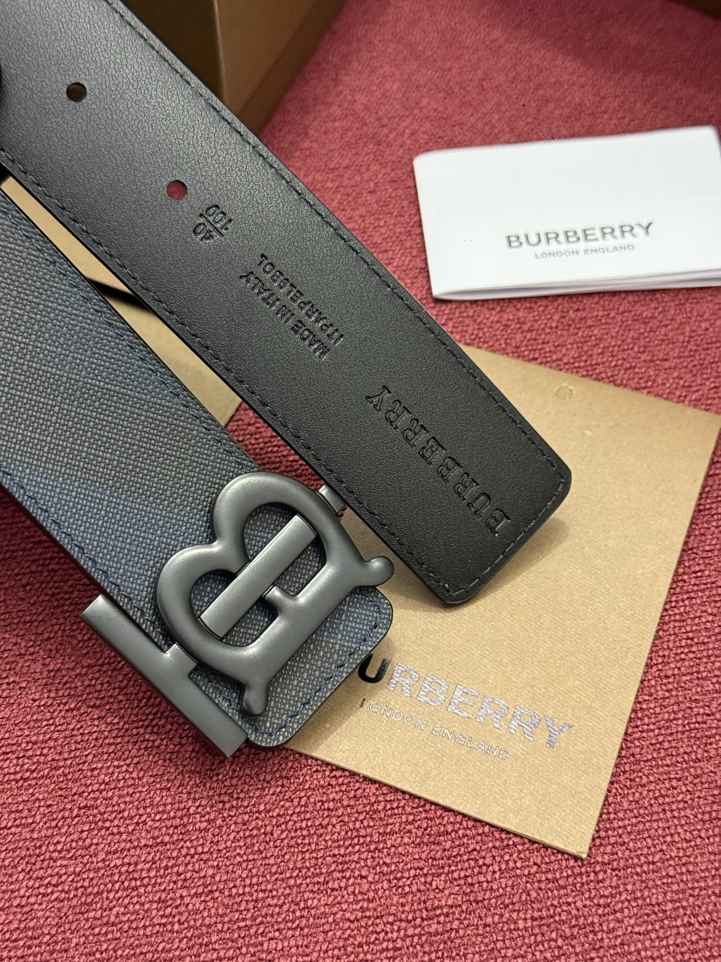 《Burberry》博柏利 格纹/牛皮 品质毋庸置疑 没有更好 只有最好  宽度4.0cm  内置NFC正品芯片感应验证