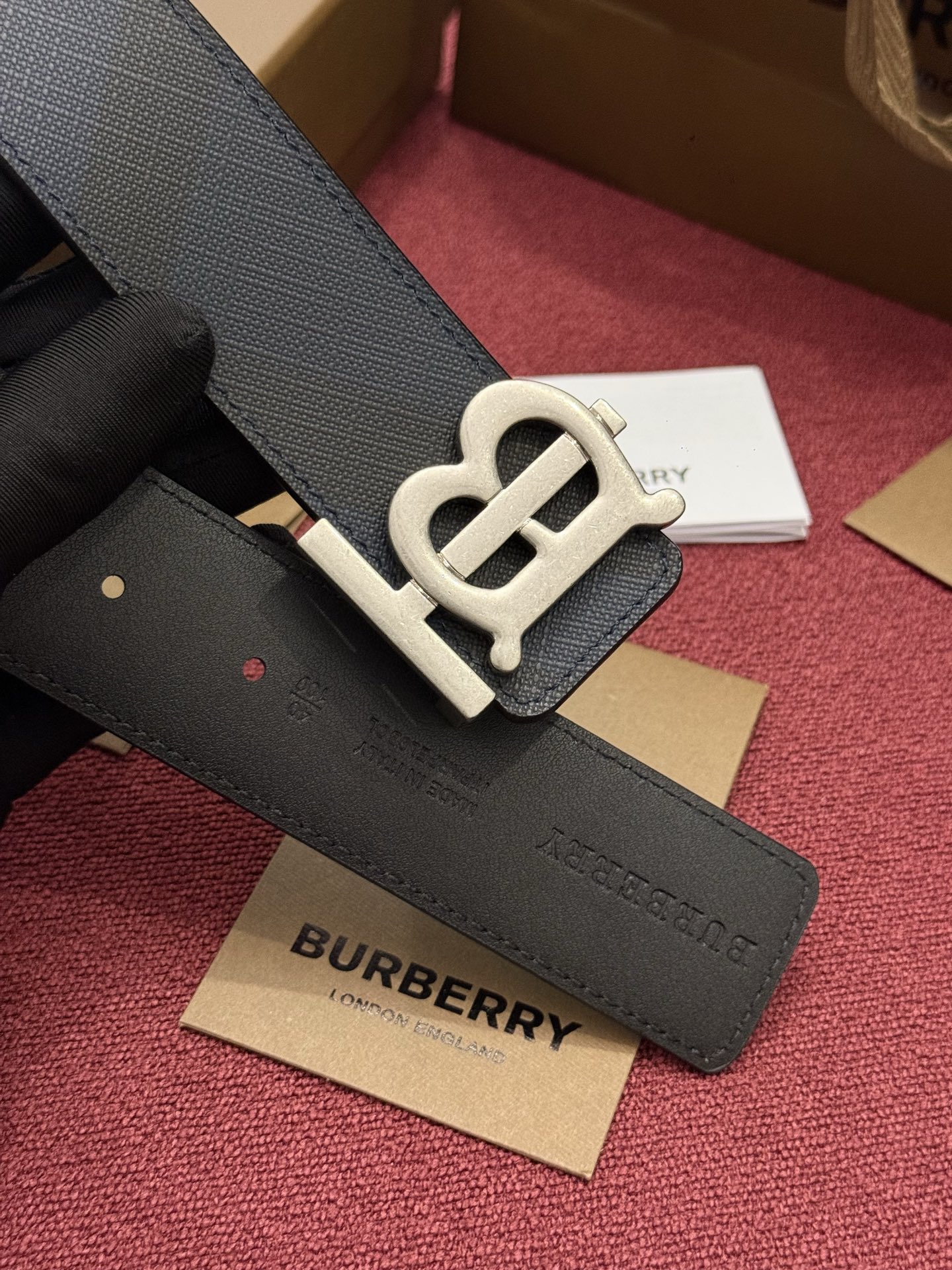 《Burberry》博柏利 格纹/牛皮 品质毋庸置疑 没有更好 只有最好  宽度4.0cm  内置NFC正品芯片感应验证