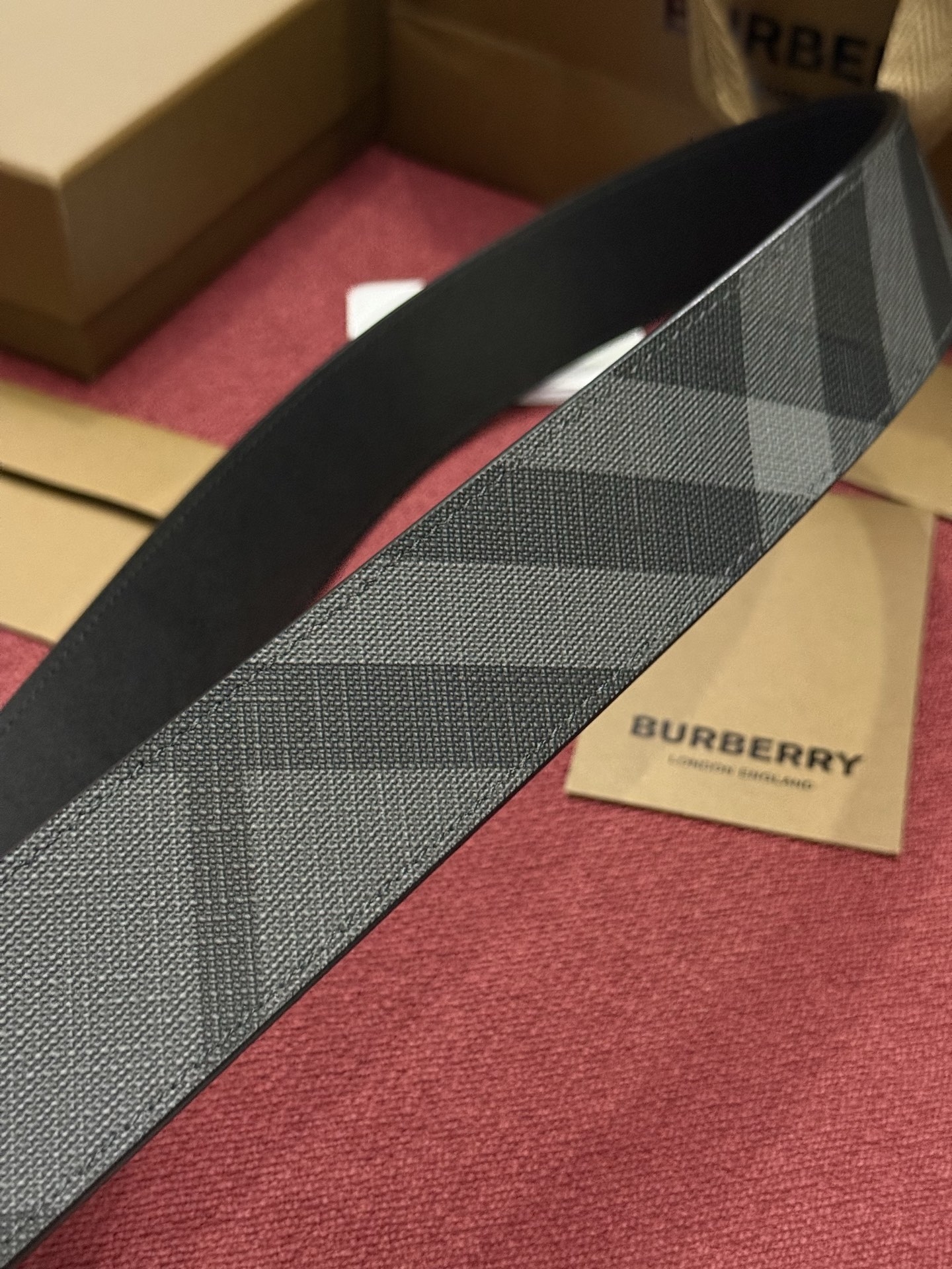 《Burberry》博柏利 格纹/牛皮 品质毋庸置疑 没有更好 只有最好  宽度4.0cm  内置NFC正品芯片感应验证