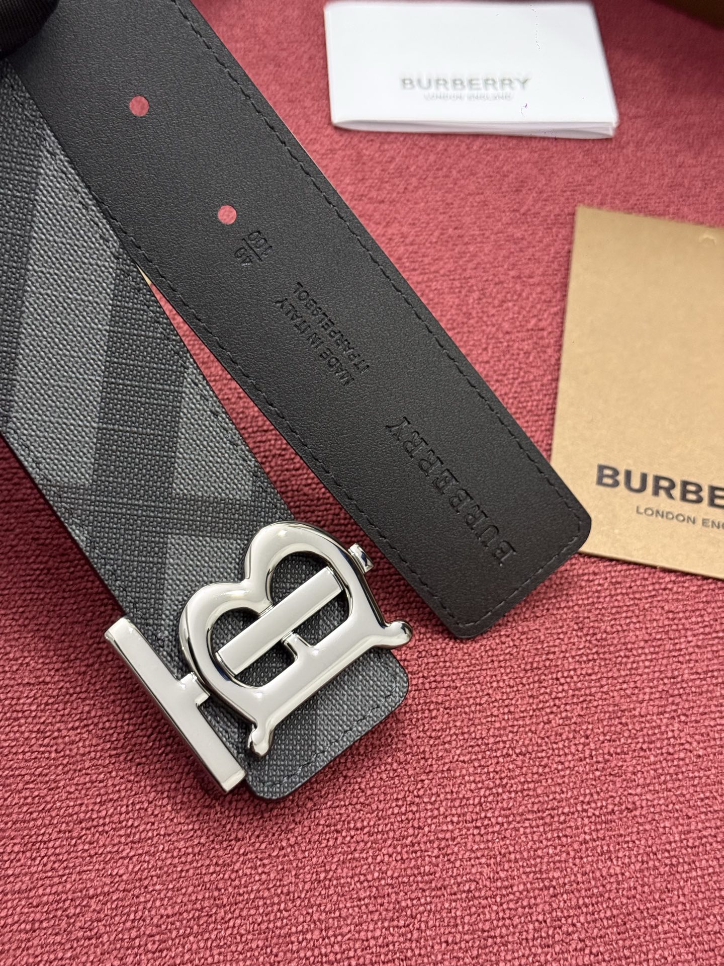 《Burberry》博柏利 格纹/牛皮 品质毋庸置疑 没有更好 只有最好  宽度4.0cm  内置NFC正品芯片感应验证