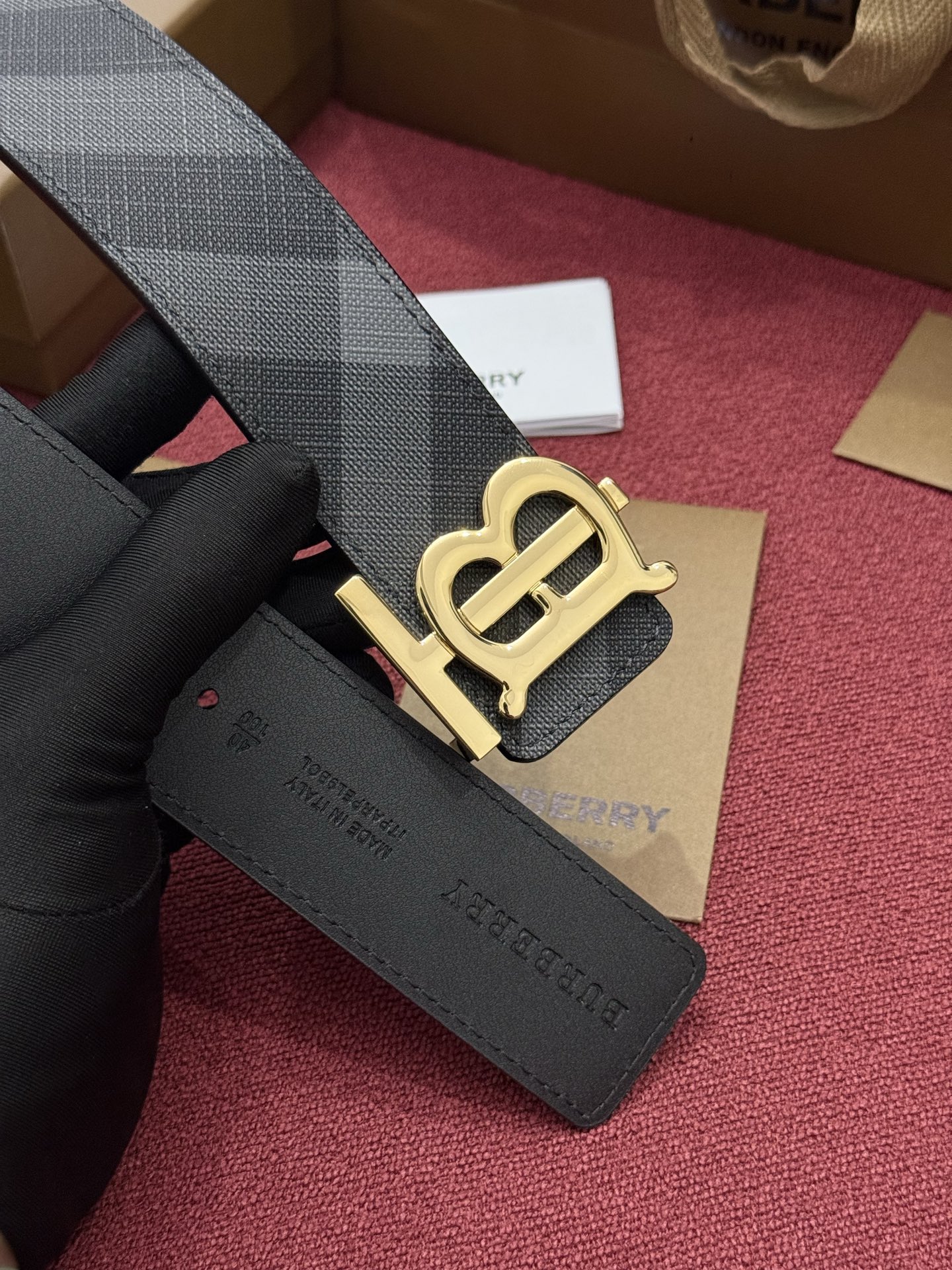 《Burberry》博柏利 格纹/牛皮 品质毋庸置疑 没有更好 只有最好  宽度4.0cm  内置NFC正品芯片感应验证
