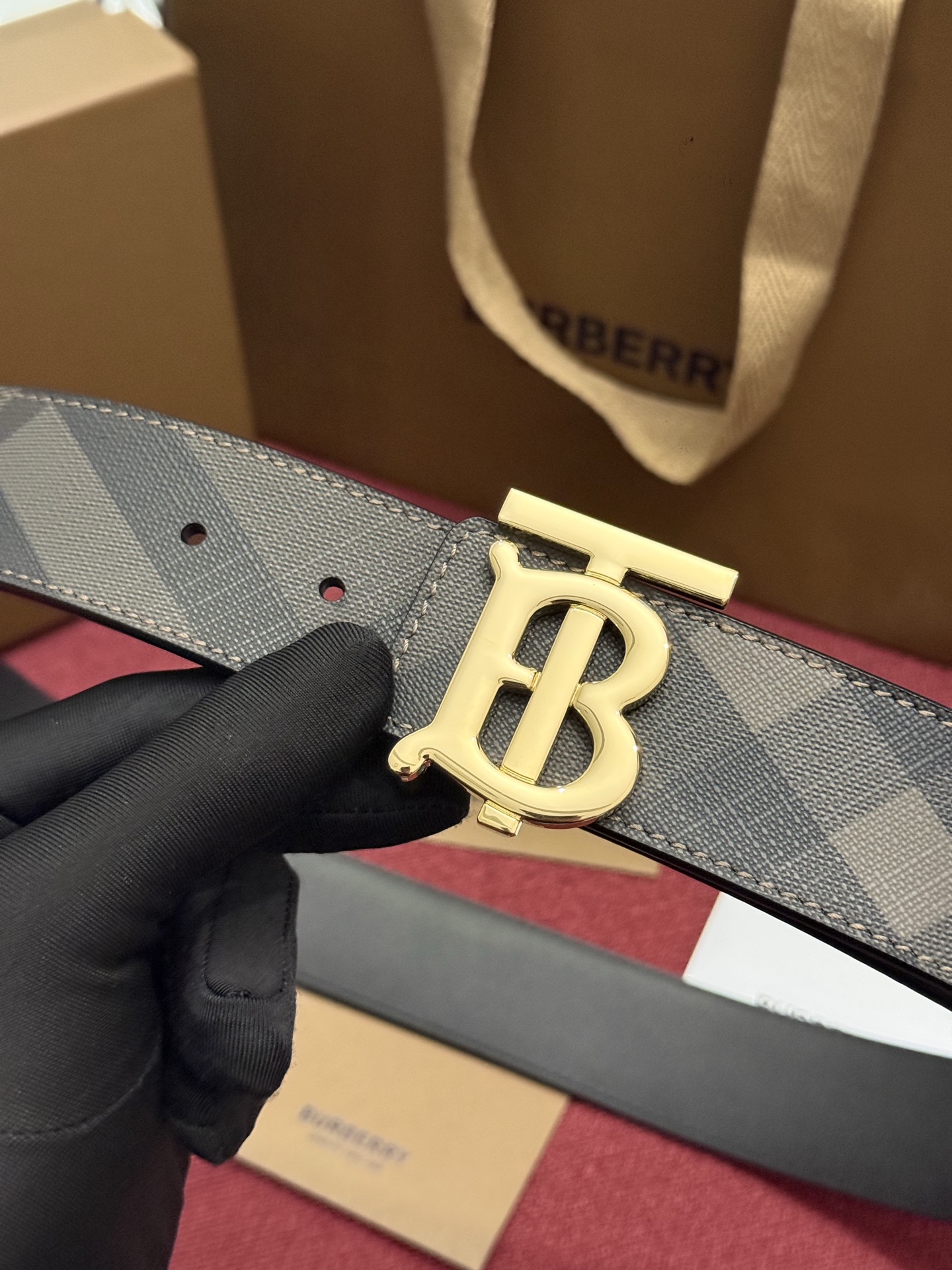 《Burberry》博柏利 格纹/牛皮 品质毋庸置疑 没有更好 只有最好  宽度4.0cm  内置NFC正品芯片感应验证