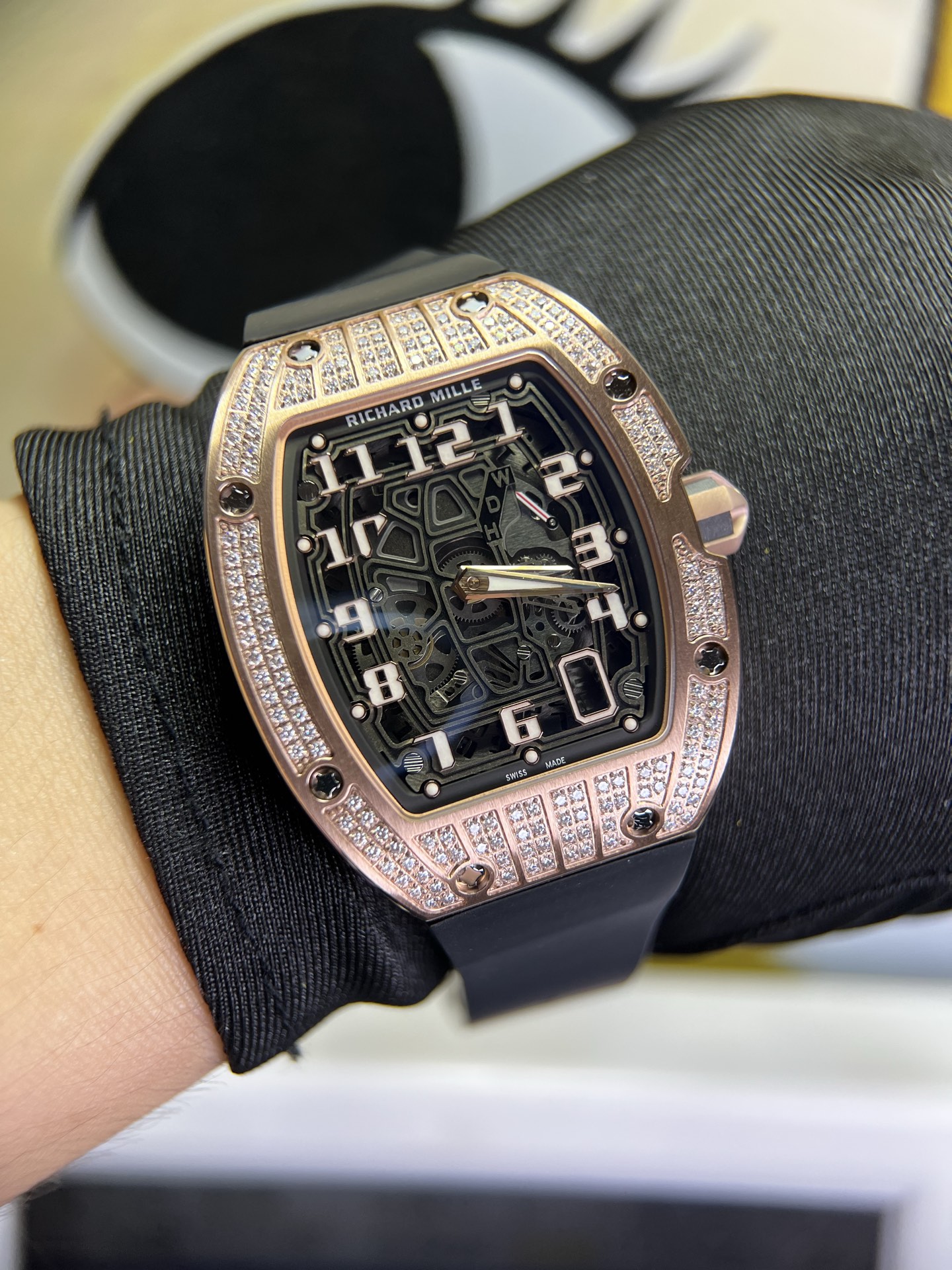 NO:945521,Miller Studio - First Blood Release - 67-01 Extreme Transformation V2 Version!  1. Functional reconstruction (the most difficult) Upgrade the 2 o'clock small hand position indication function (D calendar / H hour), complete linkage restoration, which is the core of the entire watch technology 2. Structural linkage upgrade Add a new gear module - realize the dynamic operation of the 8 o'clock and 3 o'clock gears, complete the structural transformation without affecting the stability of the movement 3. Disk three-dimensional reconstruction The dial is fully hollowed out and upgraded, with richer layers, stronger sense of space, and full visual impact 4. Calendar system optimization  Upgraded metal hollow calendar dial, the structure is closer to the genuine product, and the reading is clearer. 5. The polishing of the case is advanced. The titanium alloy case is brushed deeper and thinner, and the overall luster is more transparent. The texture looks different from a distance. 6. The details of the buckle are strengthened. Upgraded buckle engraving - the shading of the characters is delicate and gets rid of fakeness at first glance. 7. Glass coating upgrade. The original blue coating is upgraded to a purple coating, which further improves the sense of transparency and luxury. 8. Increases the three-dimensional sense of the pointer blade.  Let the sword edges on both sides of the pointer sink to look sharper and more stylish. 9. Upgrade the titanium alloy head and add carbon fiber elements to perfectly restore the details of the original version. This is Mille Studio. Every month, a RM extreme transformation complete body will carry the evolution to the end, dior19860909米勒工作室——第一滴血发布——67-01极限改造V2版！ 1.功能重构（最难） 升级2点位小针档位指示功能（D档日历 / H档小时）,完整联动还原,是整表技术核心 2.结构联动升级 新增齿轮模块——实现8点位,和3点位齿轮动态运转,在不影响机芯稳定的前提下完成结构改造 3.盘面立体重构 表盘全面镂空升级,层次更丰富,空间感更强,视觉冲击拉满 4.日历系统优化 升级金属镂空日历盘,结构更接近正品,读时更清晰. 5.壳套打磨进阶 钛合金壳套拉丝更深且更细了,整体光泽更通透 质感远看就不一样 6.表扣细节强化 升级表扣刻字——字的底纹细腻摆脱一眼假 7.玻璃镀膜升级 将原有的蓝镀膜升级成微紫镀膜,通透感与高级感进一步提升 8.增加指针剑锋的立体感 让指针两边的剑锋下沉,看上去更锋利有型 9.升级钛合金把头加入碳纤维元素,完美还原原版的细节 这就是米勒工作室（Mille Studio） 每月一款RM极限改造完全体,将进化进行到底,,dior,Watch