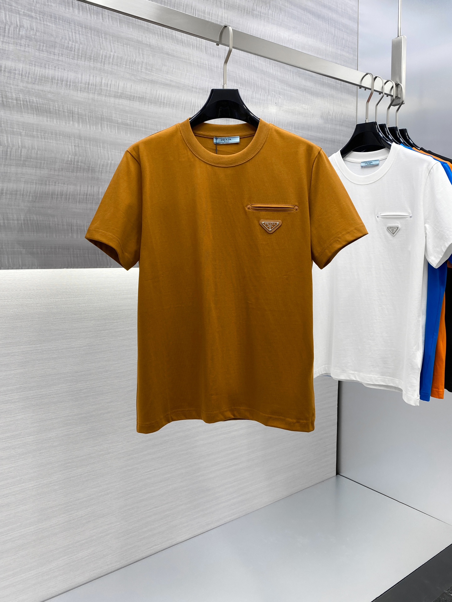 Prada Clothing T-Shirt Spring/Summer Collection Fashion Short Sleeve