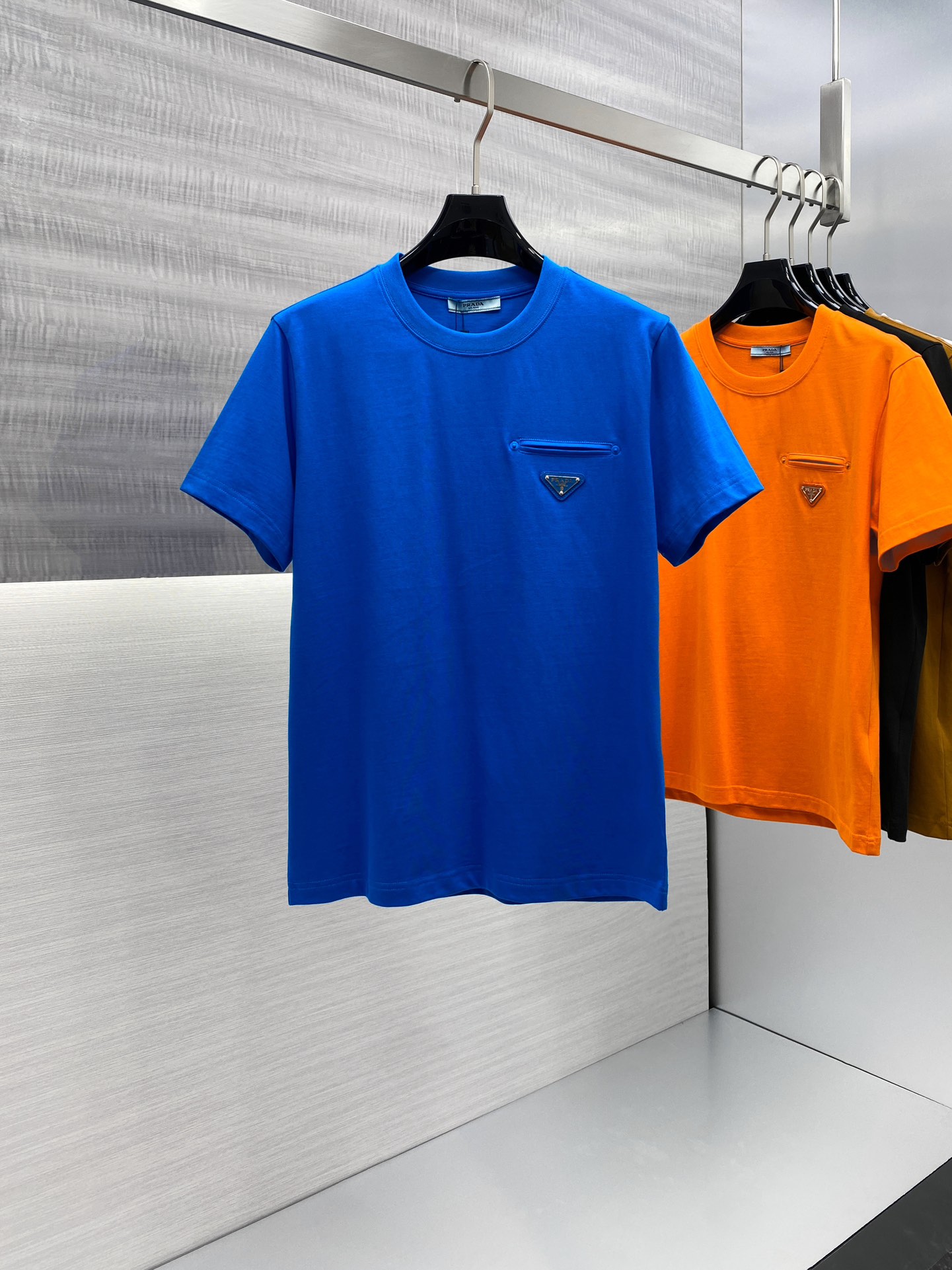 Prada Clothing T-Shirt Spring/Summer Collection Fashion Short Sleeve