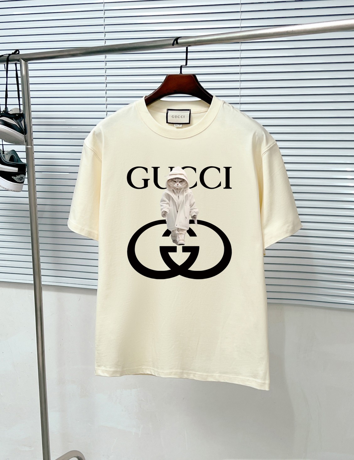 GU Gucci 24ss Camiseta de manga corta con cuello redondo y estampado, nuevo diseño de moda creado por el maestro. Prima…