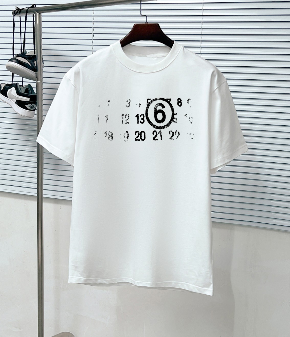 MM6 Margiela 24ss, nueva camiseta de manga corta con cuello redondo y estampado, diseñada por el maestro, novedad de pr…