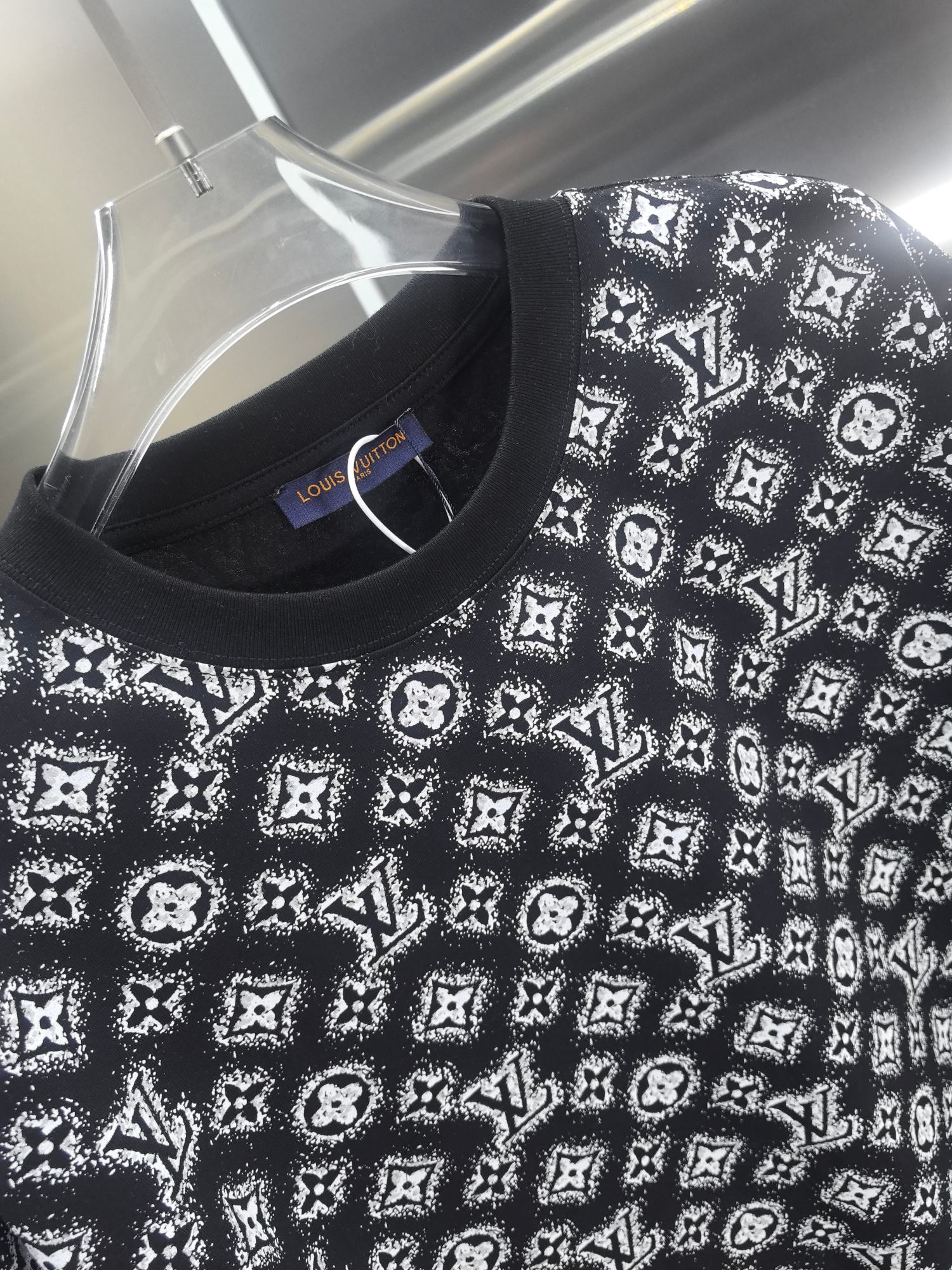 Louis Vuitton 25SS Monogram Short Sleeve Cotton T-Shirt for Men and Women 5 a1744647674762 6346