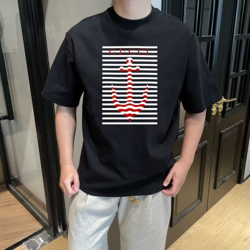 Gucci 25SS Designer Graphic Print Crew Neck Short Sleeve T-Shirt 1 Gucci 25SS Designer Graphic Print Crew Neck Short Sleeve T-Shirt