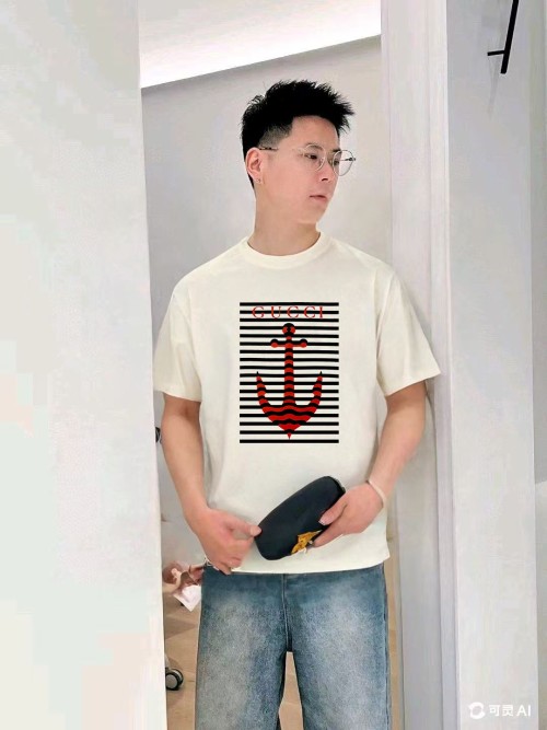 Gucci Anchor Print Cotton T-Shirt - Stylish and Comfortable Unisex Tee