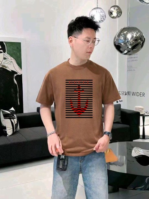 Gucci Men's Brown Cotton Graphic Print Crew Neck Short Sleeve T-Shirt 1 Gucci Men's Brown Cotton Graphic Print Crew Neck Short Sleeve T-Shirt