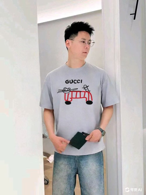 Gucci 25SS Designer Graphic Print Crew Neck T-Shirt - Unisex Style 1 Gucci 25SS Designer Graphic Print Crew Neck T-Shirt - Unisex Style