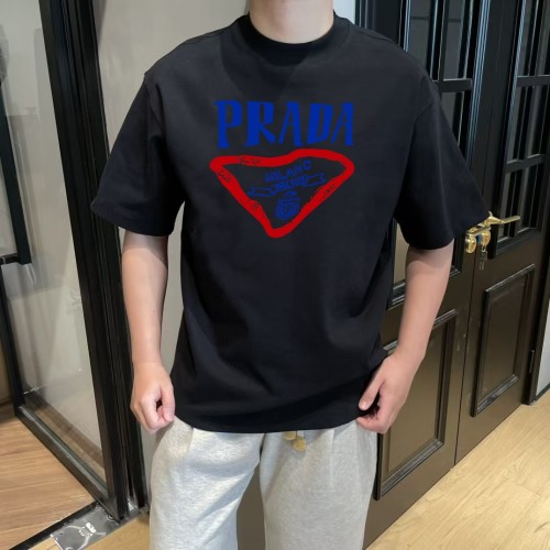 Prada 25SS Graphic Print Crew Neck Short Sleeve T-Shirt 1 Prada 25SS Graphic Print Crew Neck Short Sleeve T-Shirt