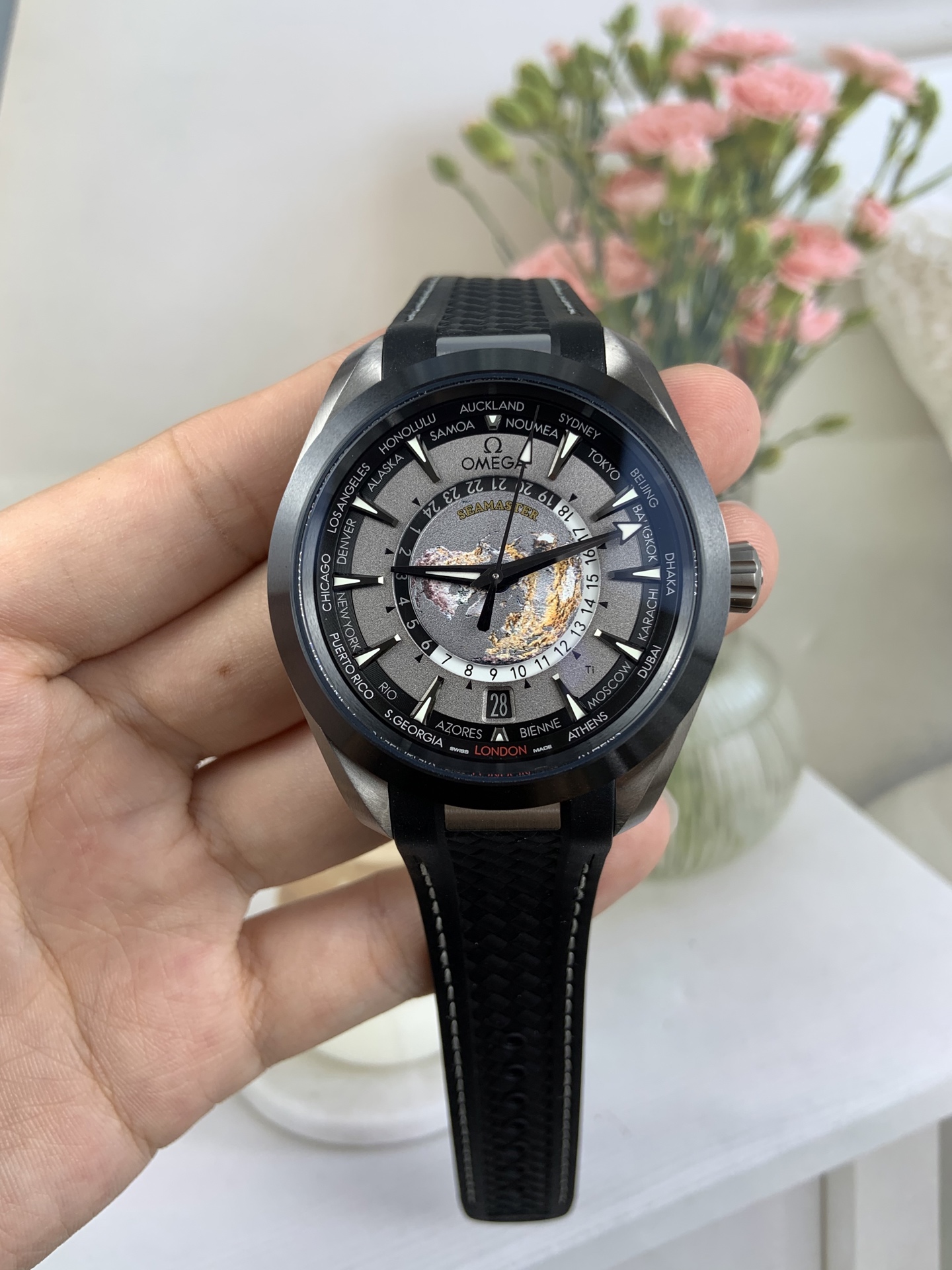 NO:553236,VS Seamaster World Time Titanium Case,19860909VS 海马 世界时 钛壳,,Watch