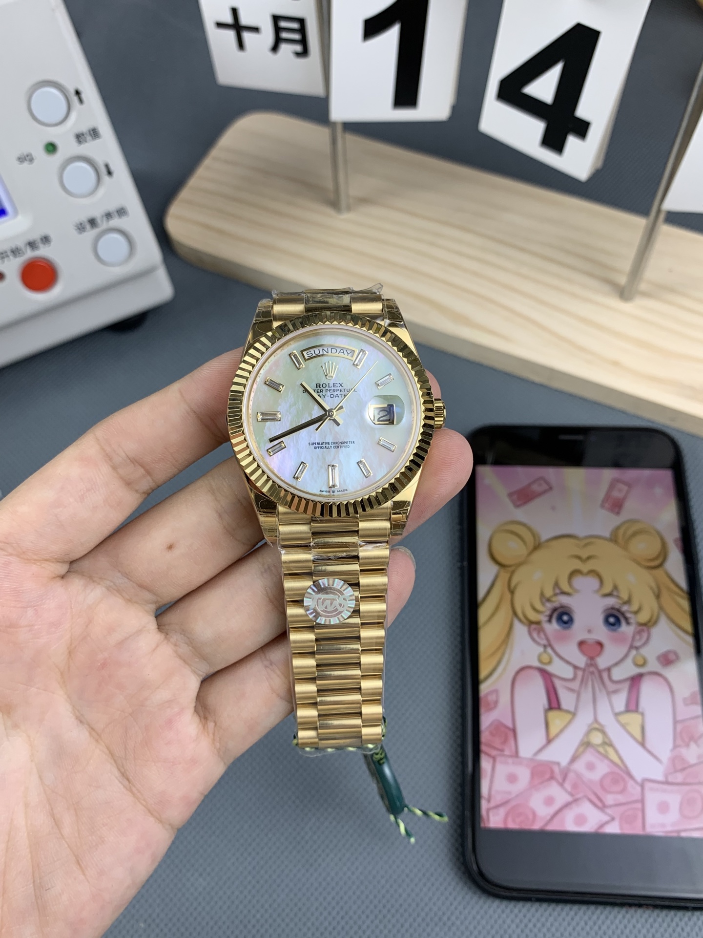 NO:553308,tws mother-of-pearl gold dd,19860909tws 贝母钻面 金 dd,,Watch