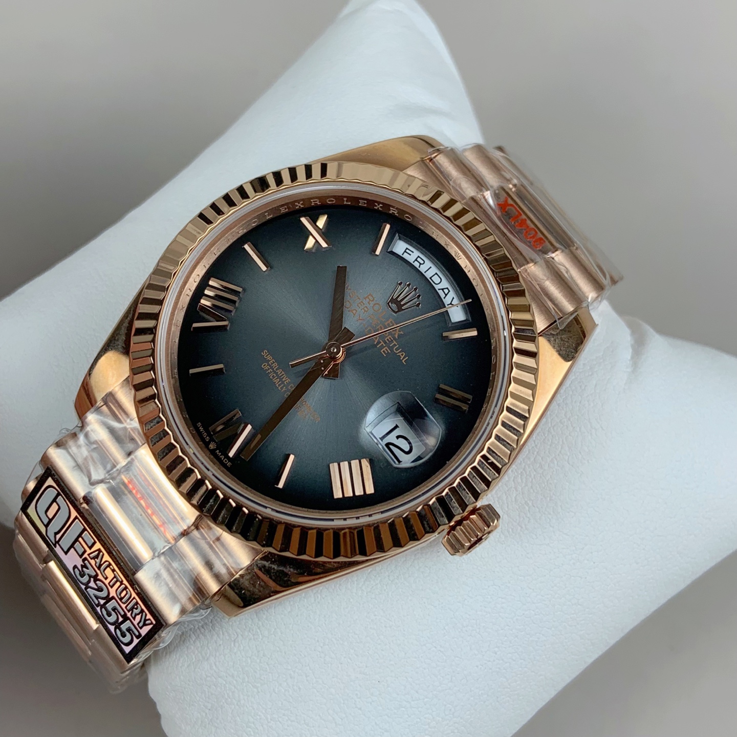 NO:726836,QF Diary Day-Date/Rose Gold Smoked Gray/Counterweight/Machine,19860909QF 日志 星期日历型/玫瑰金 烟熏灰/配重/机,,Watch