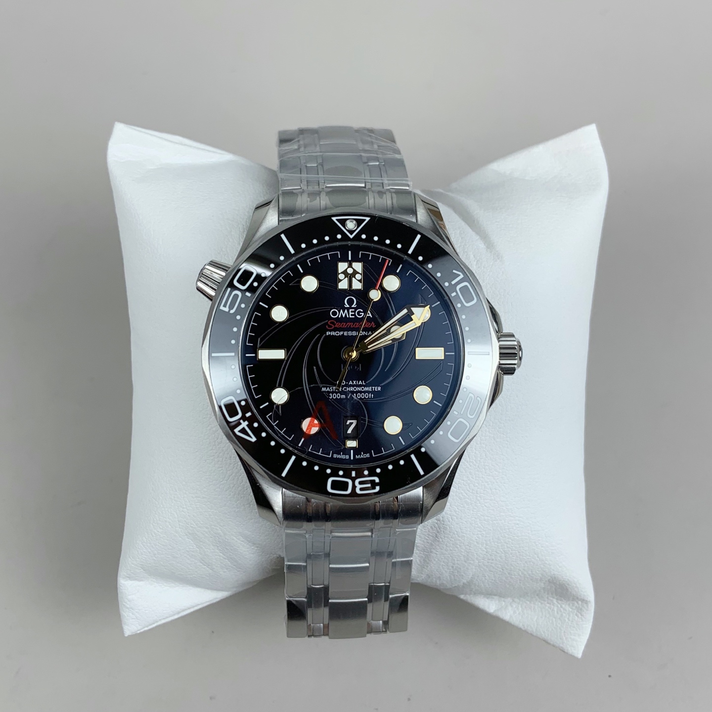 NO:726891,VS Haima/Version V4/Queen’s Secret Agent 007/Steel belt with tape, integrated movement,19860909VS 海马/版本V4/女王密使007/钢带送胶带,一体机芯,,Watch