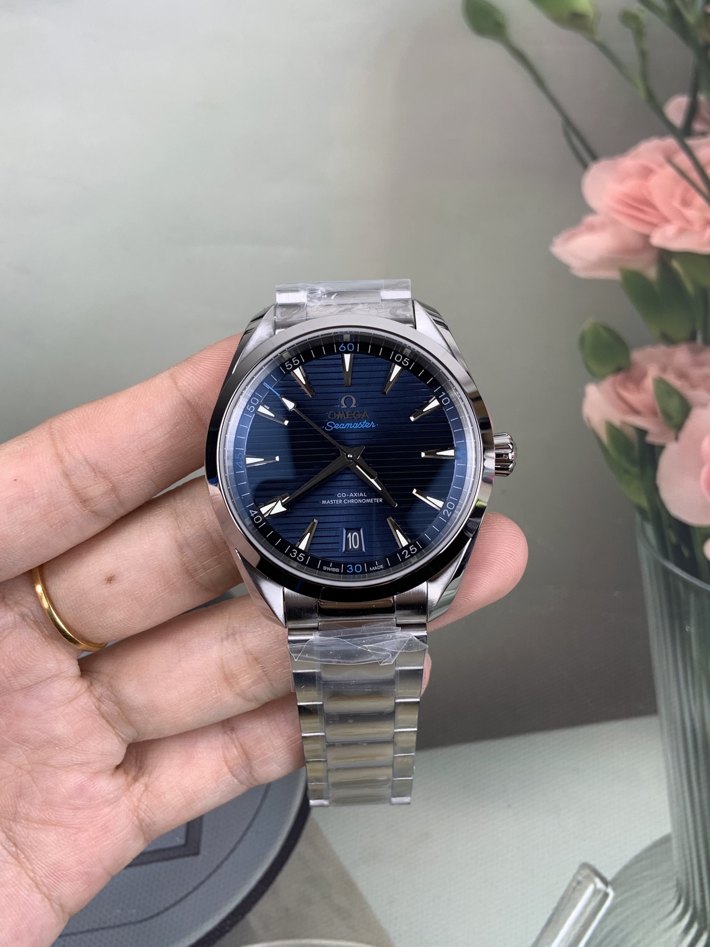 NO:728282,VS seahorse/horizontal six o'clock calendar,19860909VS 海马/横纹 六点钟日历,,Watch