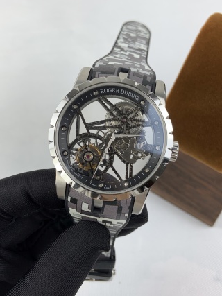 Roger Dubuis Excalibur Spider Pirelli detail 3