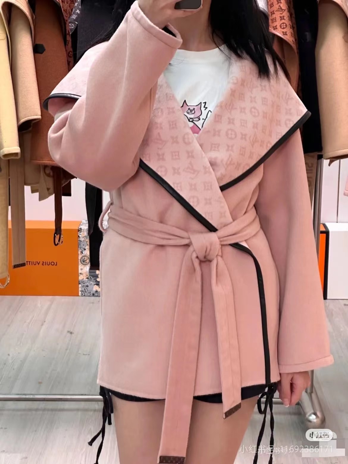 [Cashmere Coats, Furs]upper body diagram