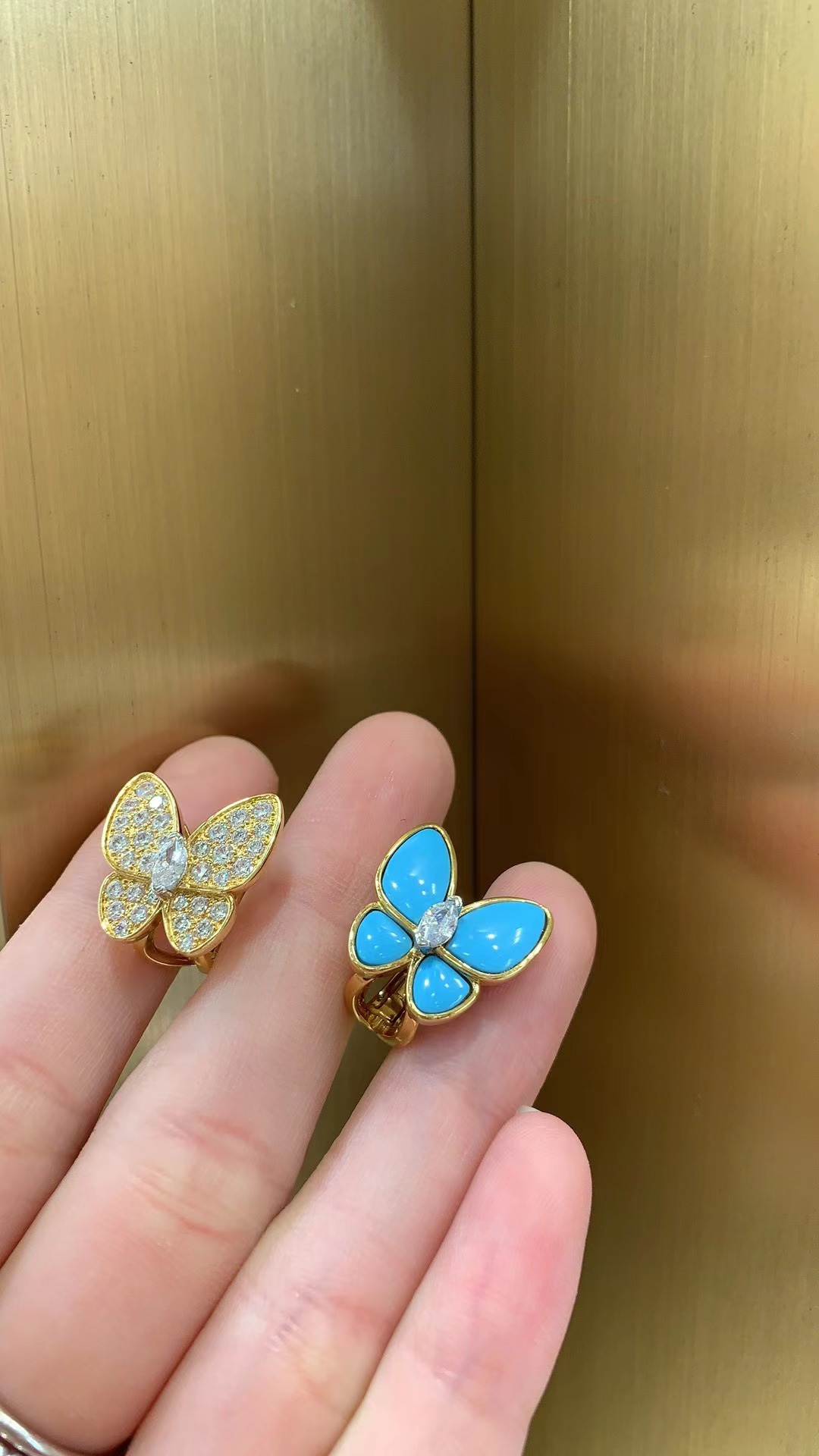 VCA Two Butterfly earrings yellow gold, Diamond, Turquoise