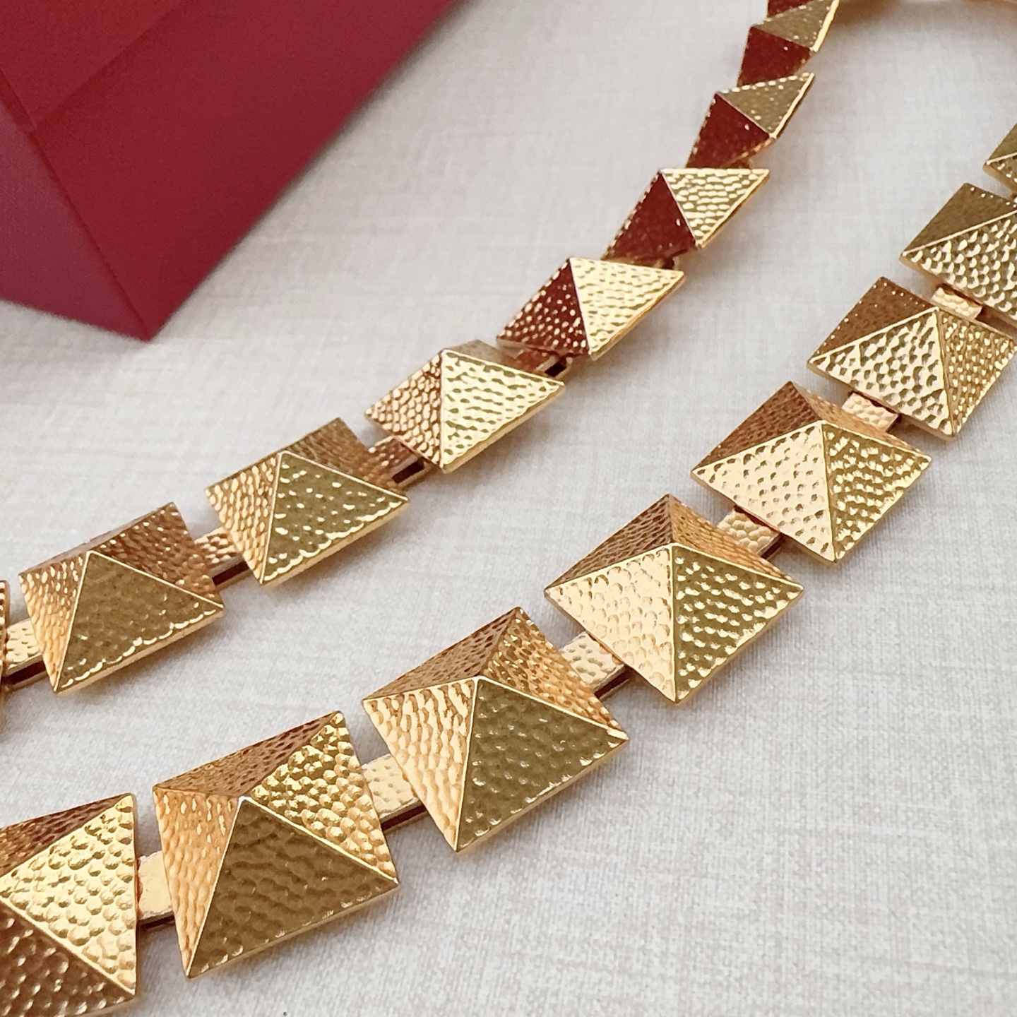 💥💥💥Valentino 华伦天奴 精工纯铜腰链，长度：均码