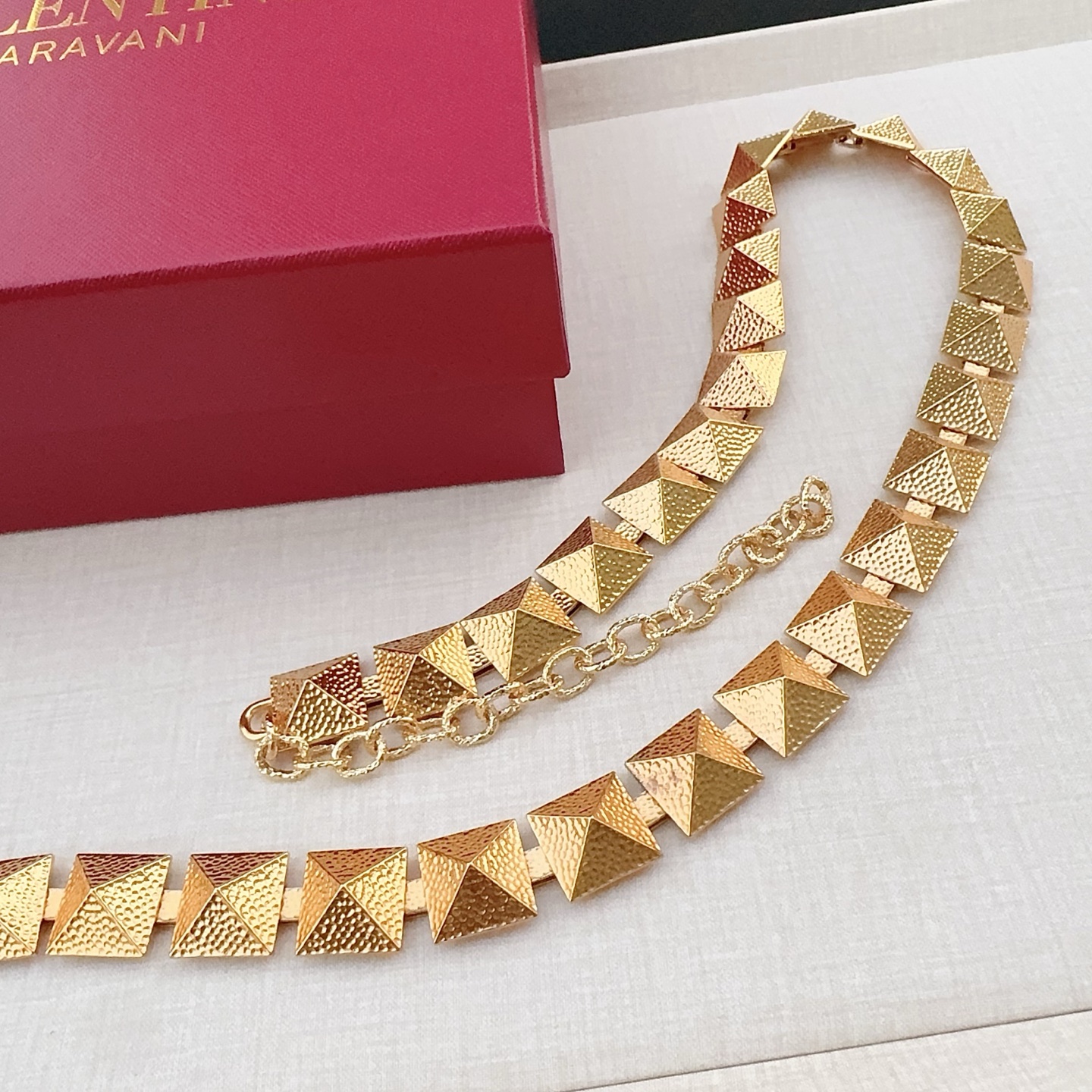 💥💥💥Valentino 华伦天奴 精工纯铜腰链，长度：均码