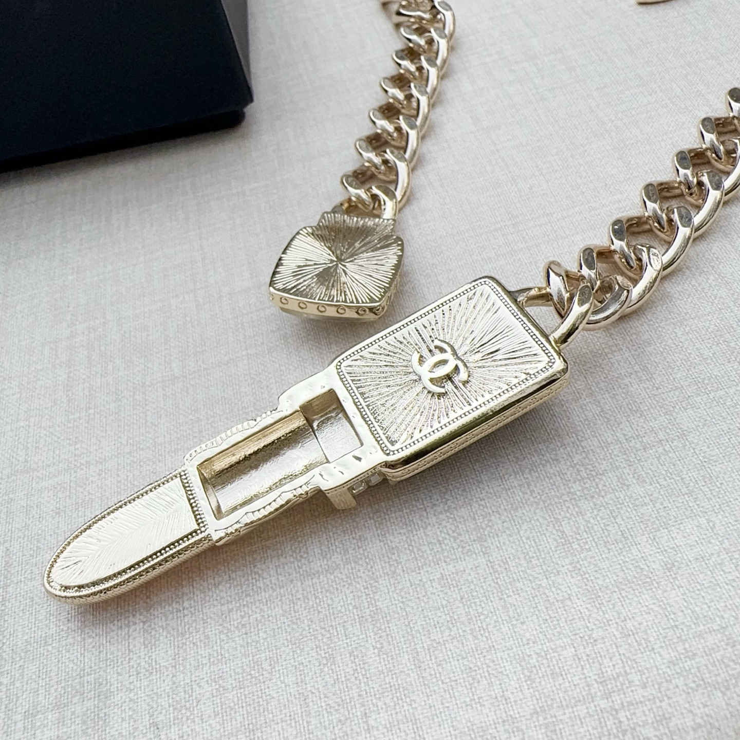 💥💥💥CHANEL 香奈儿 纯铜腰链配滴胶小五金，长度：均码