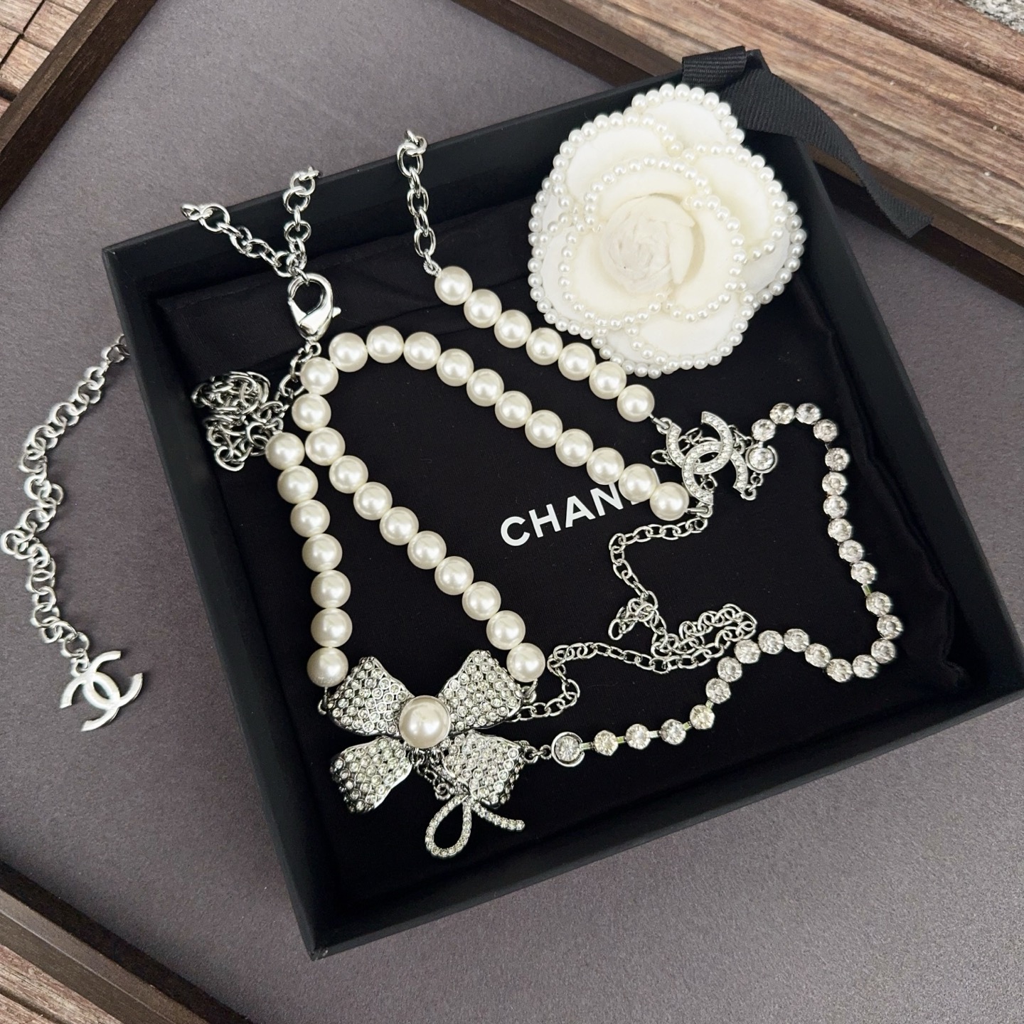 CHANEL 香奈儿 珍珠纯手工制作铜腰链 长度：均码，