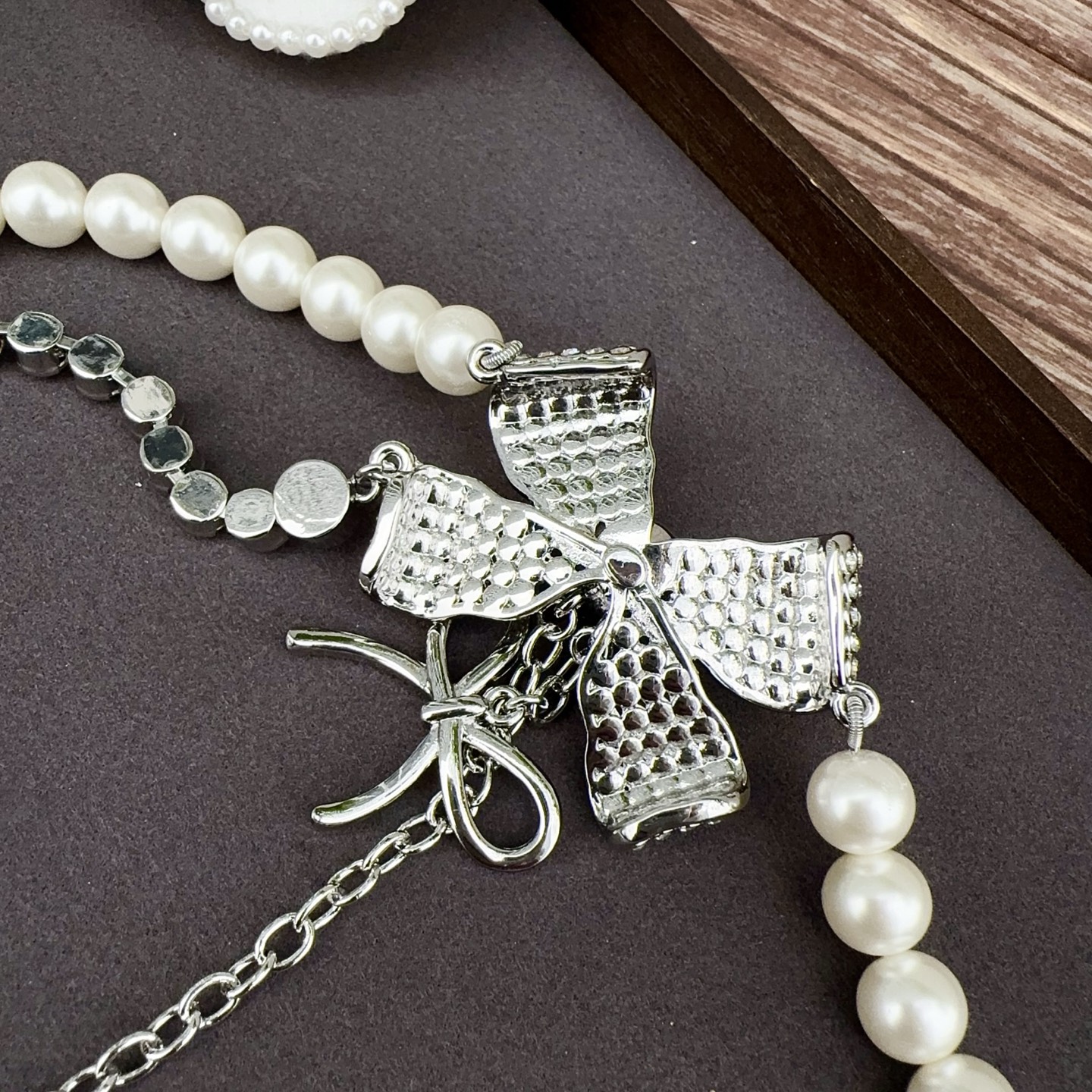 CHANEL 香奈儿 珍珠纯手工制作铜腰链 长度：均码，