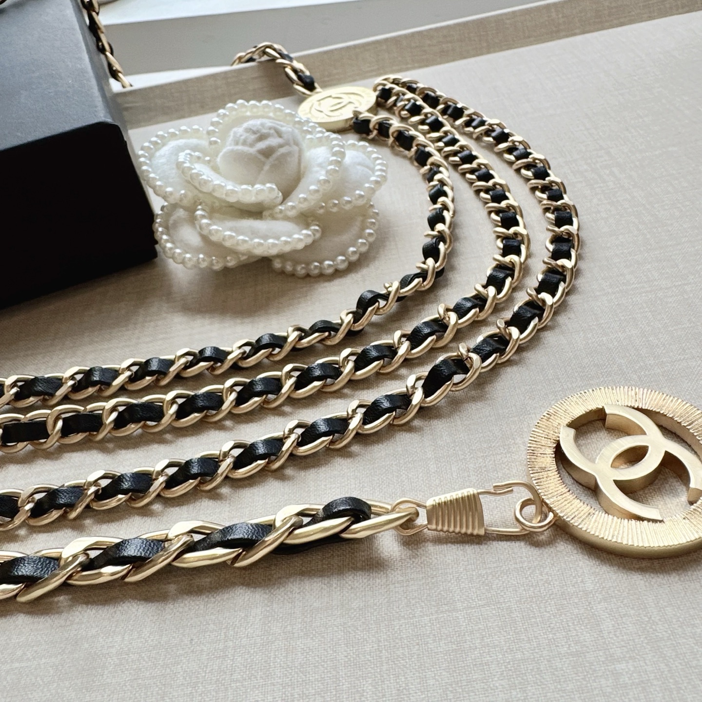 💥💥💥CHANEL 香奈儿、纯铜手工编织牛皮腰链、经典优雅、时尚百搭，长度：均码，