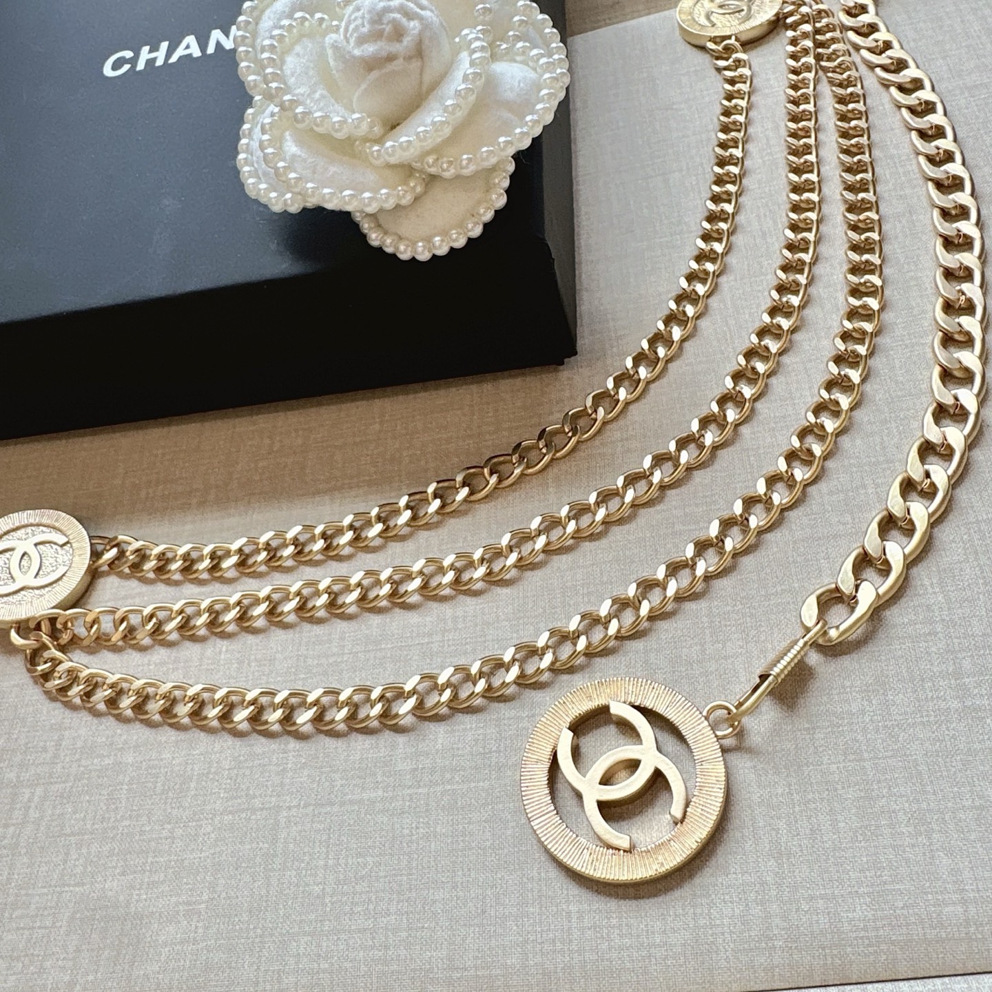 💥💥💥CHANEL 香奈儿、纯铜手工腰链、经典优雅、时尚百搭，长度：均码，