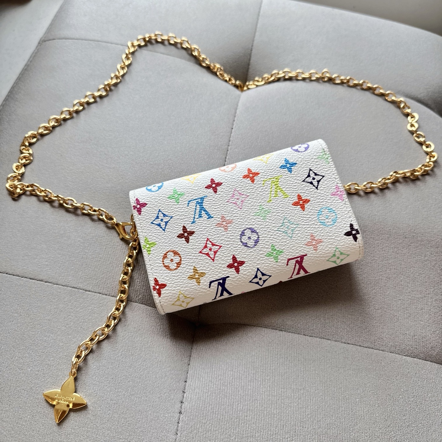 Louis Vuitton（路易威登）最新爆款⭐️⭐️⭐️腰链小腰包，专柜材质配磨砂底、配纯铜五金扣，时