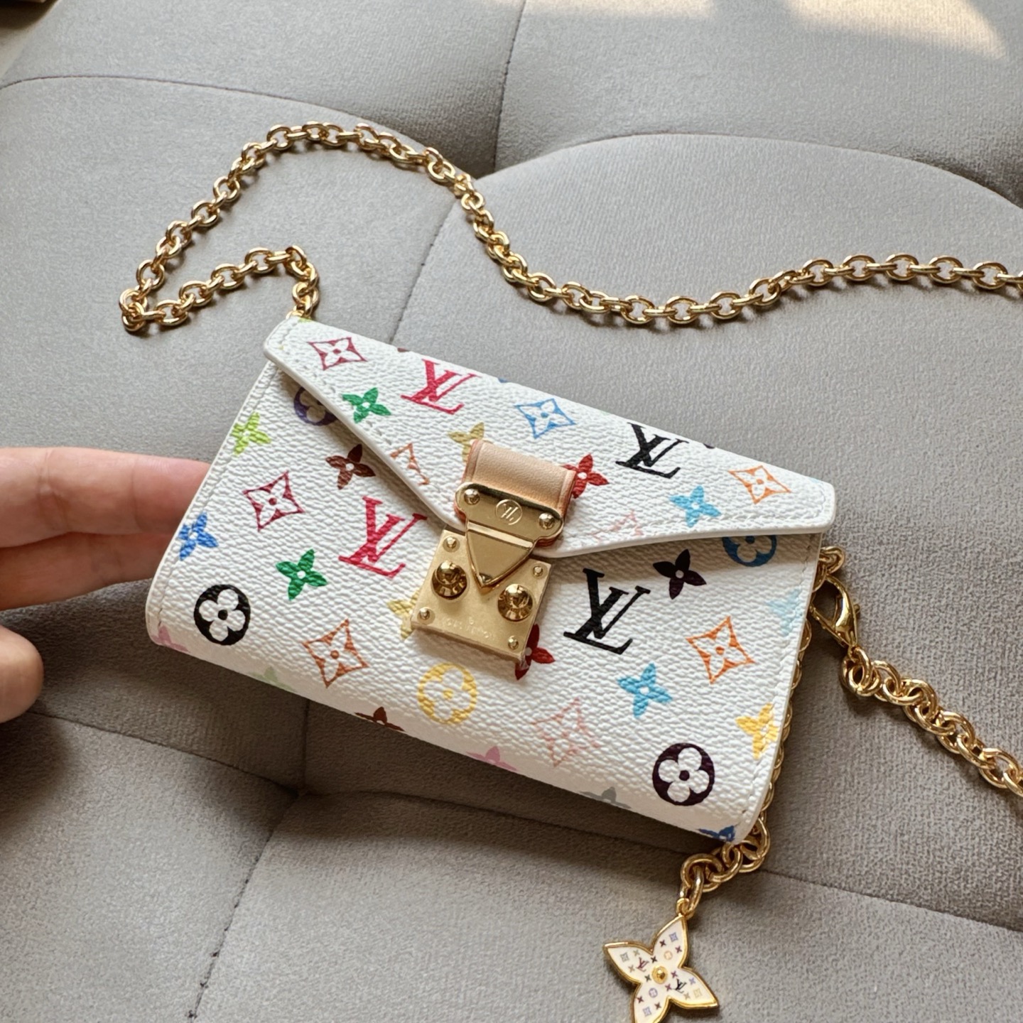 Louis Vuitton（路易威登）最新爆款⭐️⭐️⭐️腰链小腰包，专柜材质配磨砂底、配纯铜五金扣，时