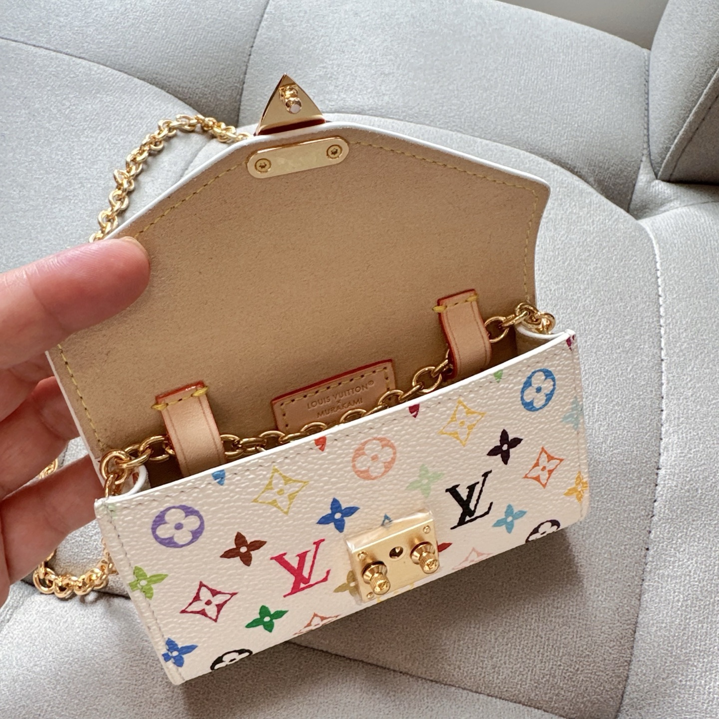 Louis Vuitton（路易威登）最新爆款⭐️⭐️⭐️腰链小腰包，专柜材质配磨砂底、配纯铜五金扣，时