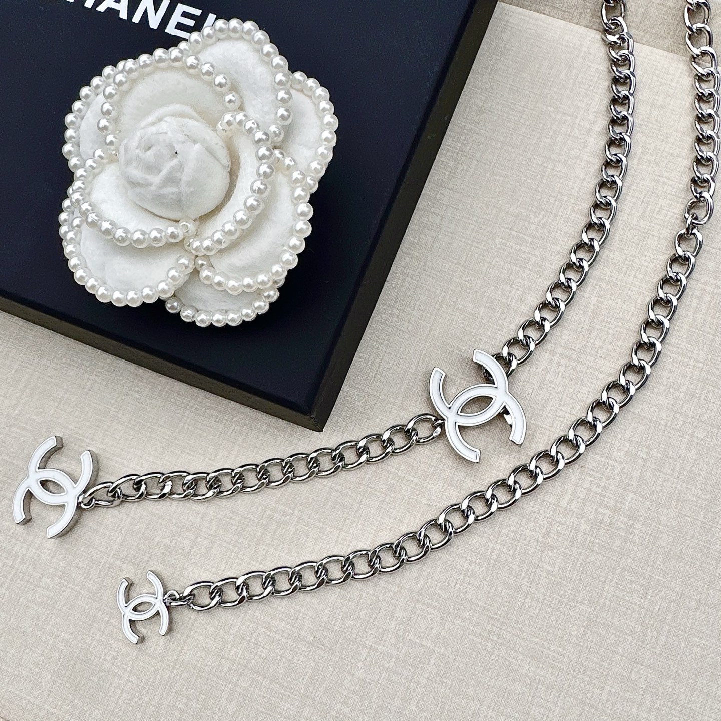 💥💥💥CHANEL 香奈儿腰链、纯铜手工编织牛皮双色腰链、经典优雅、时尚百搭，长度：均码：