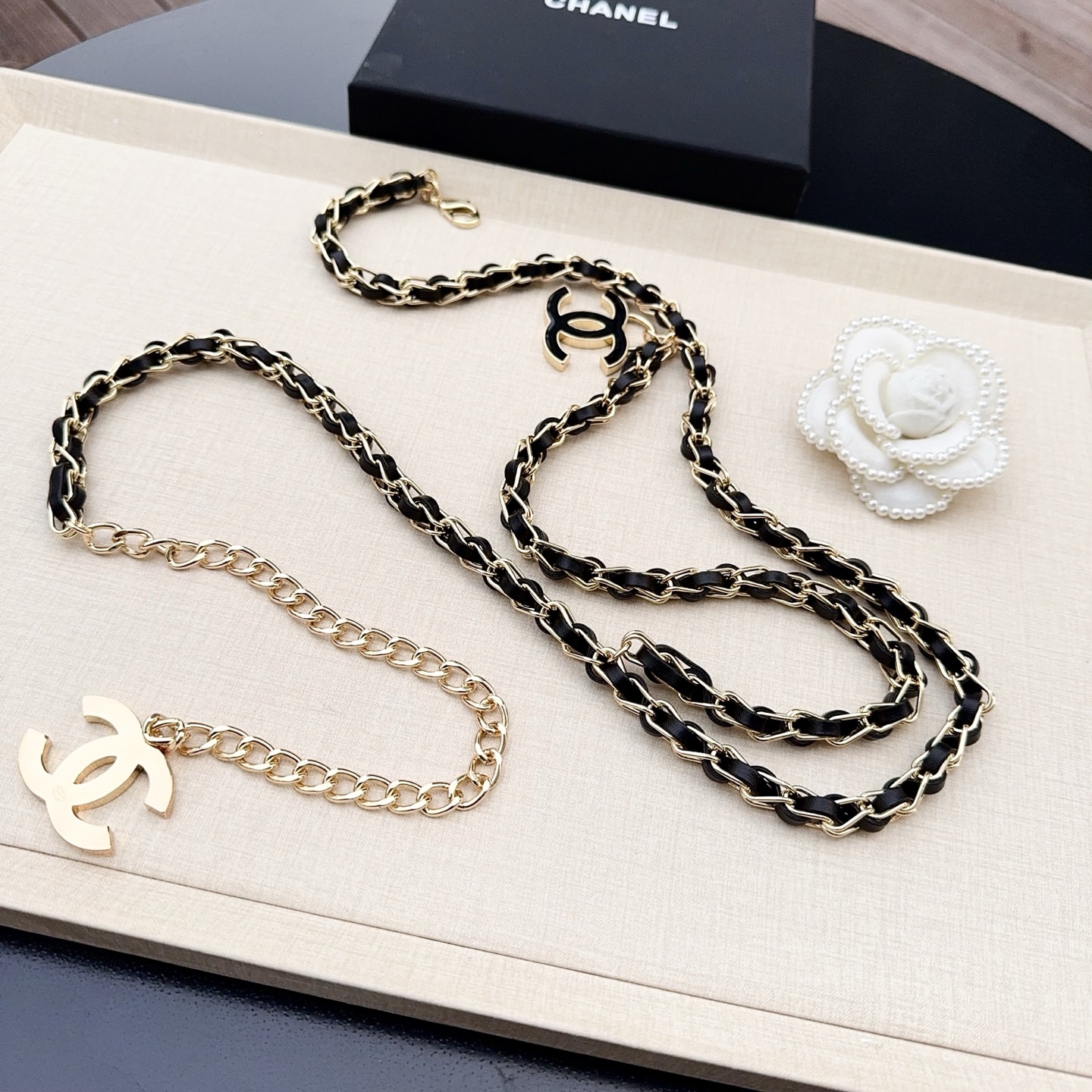 💥💥💥CHANEL 最新款香奈儿、纯铜手工编织牛皮腰链、经典优雅、时尚百搭，长度：均码，