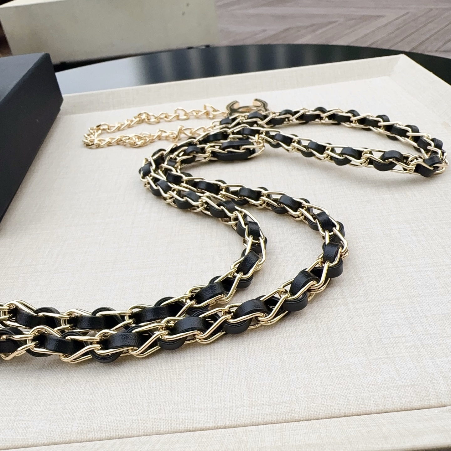 💥💥💥CHANEL 最新款香奈儿、纯铜手工编织牛皮腰链、经典优雅、时尚百搭，长度：均码，