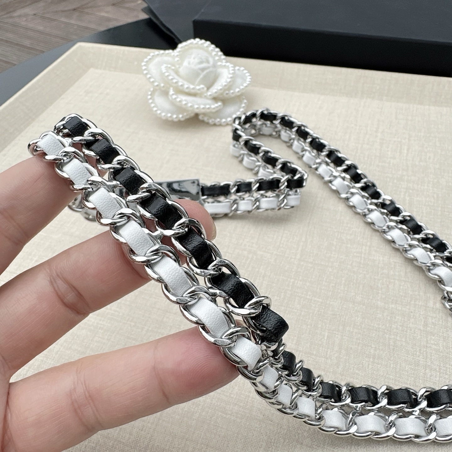 💥💥💥CHANEL 香奈儿腰链、纯铜手工编织牛皮双色腰链、经典优雅、时尚百搭，长度：均码：