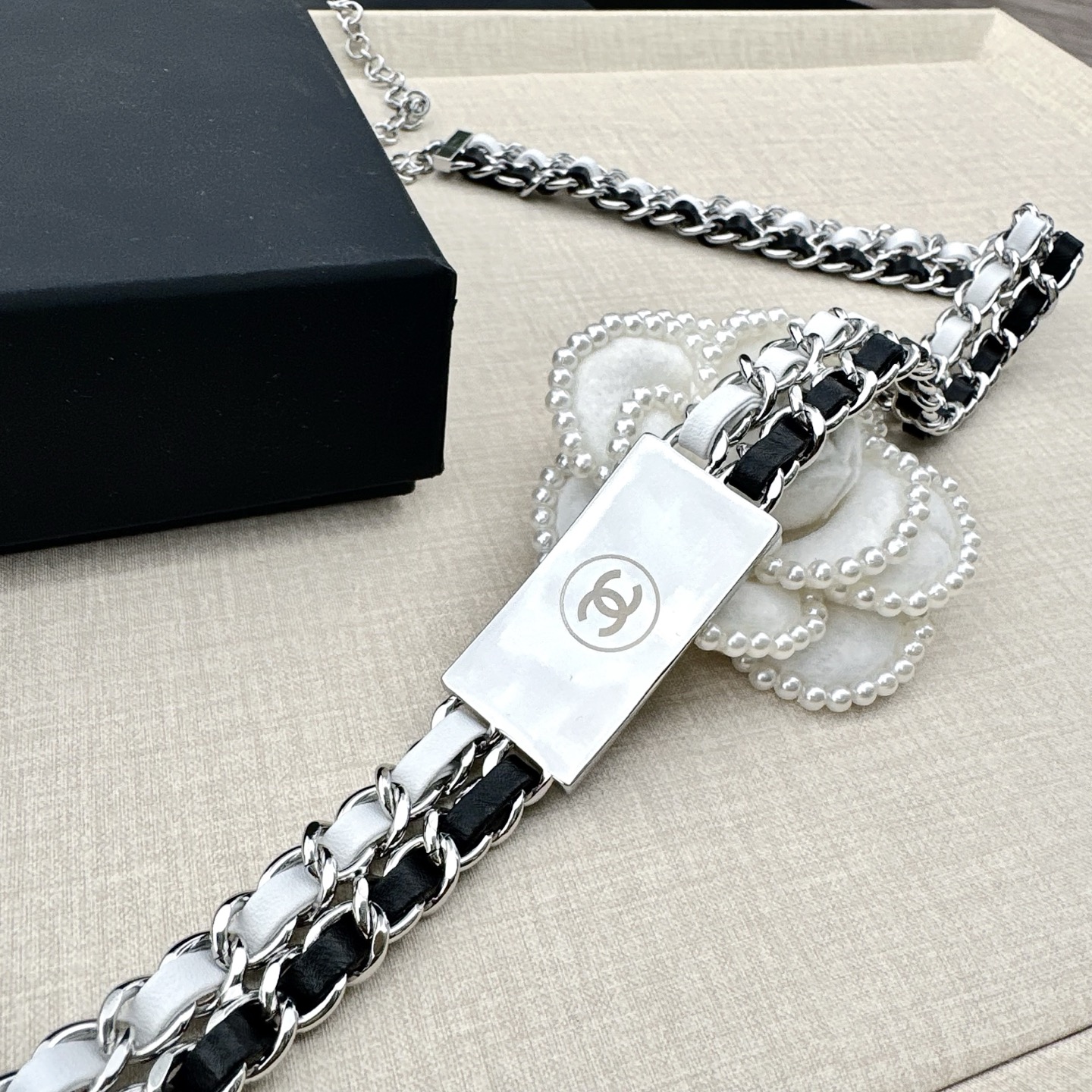 💥💥💥CHANEL 香奈儿腰链、纯铜手工编织牛皮双色腰链、经典优雅、时尚百搭，长度：均码：