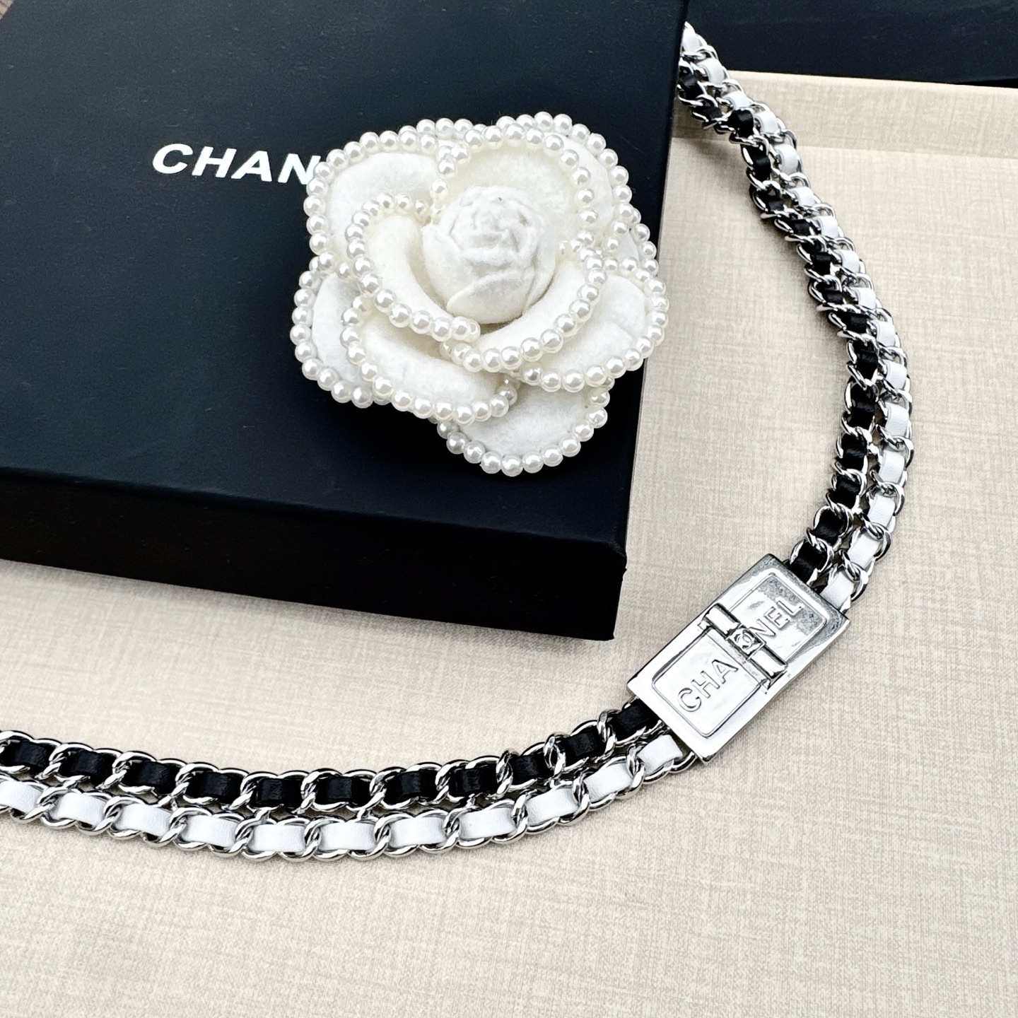 💥💥💥CHANEL 香奈儿腰链、纯铜手工编织牛皮双色腰链、经典优雅、时尚百搭，长度：均码：