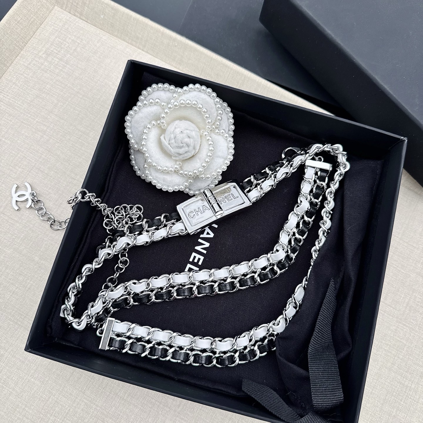 💥💥💥CHANEL 香奈儿腰链、纯铜手工编织牛皮双色腰链、经典优雅、时尚百搭，长度：均码：