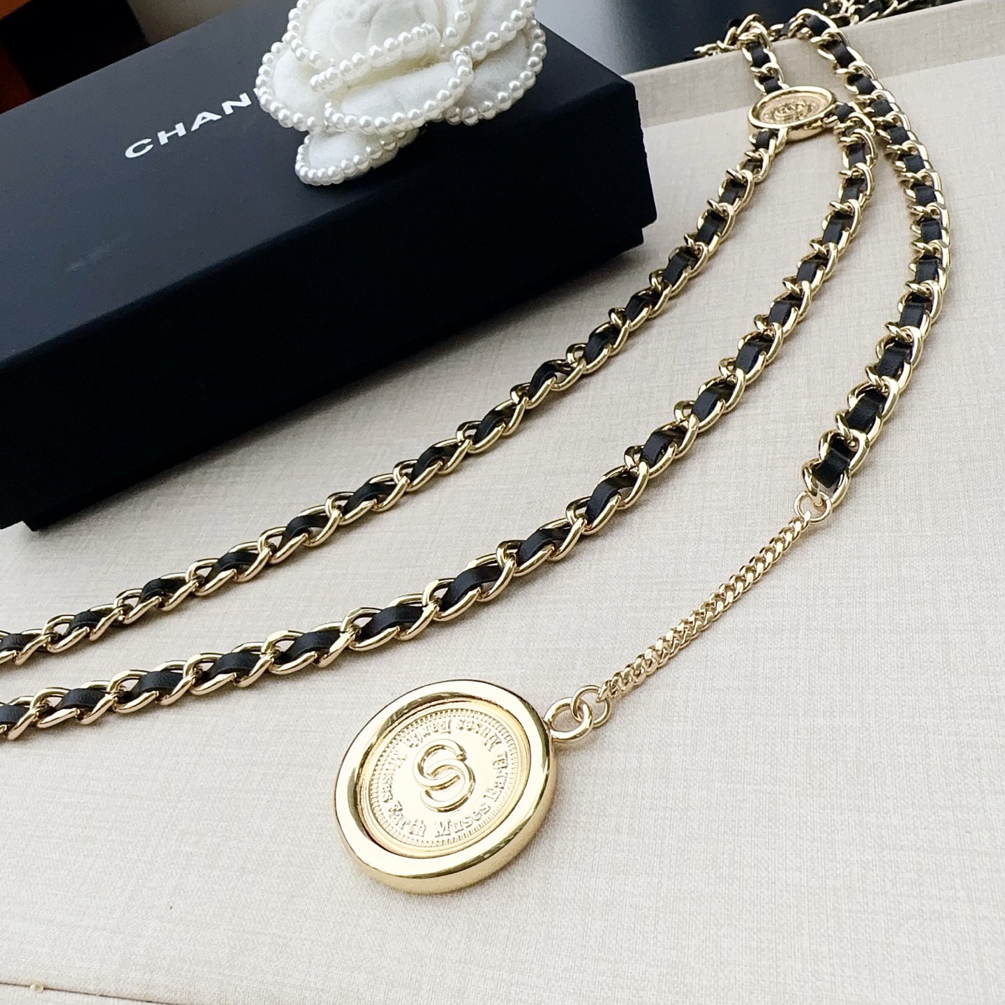 💥💥💥CHANEL 香奈儿、纯铜编织牛皮腰链、经典优雅、时尚百搭，长度：均码，