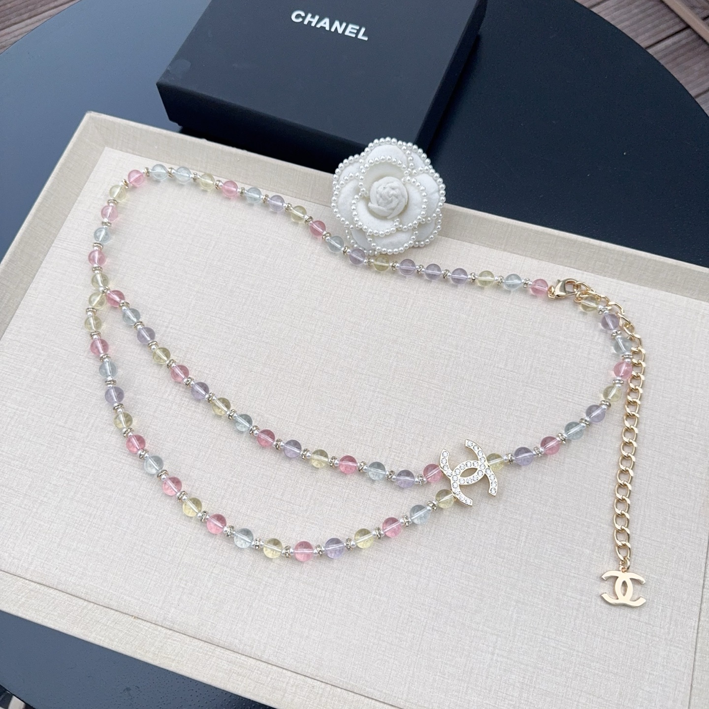 💥💥💥CHANEL 2026年春秋香奈儿、水晶珠子搭镶钻腰链、经典优雅、时尚百搭，长度：均码，