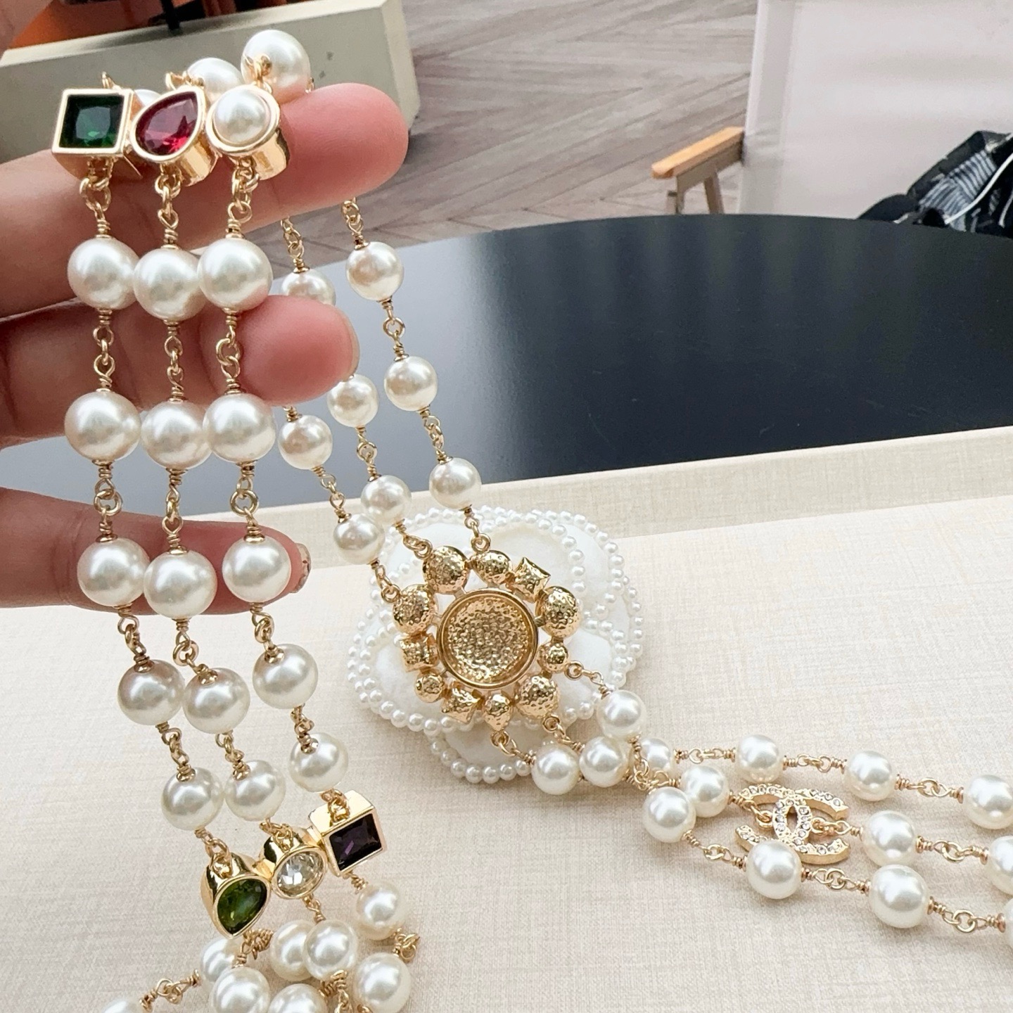💥💥💥CHANEL 2026年春秋香奈儿、珍珠手工编镶嵌彩石腰链、经典优雅、时尚百搭，长度：均码；