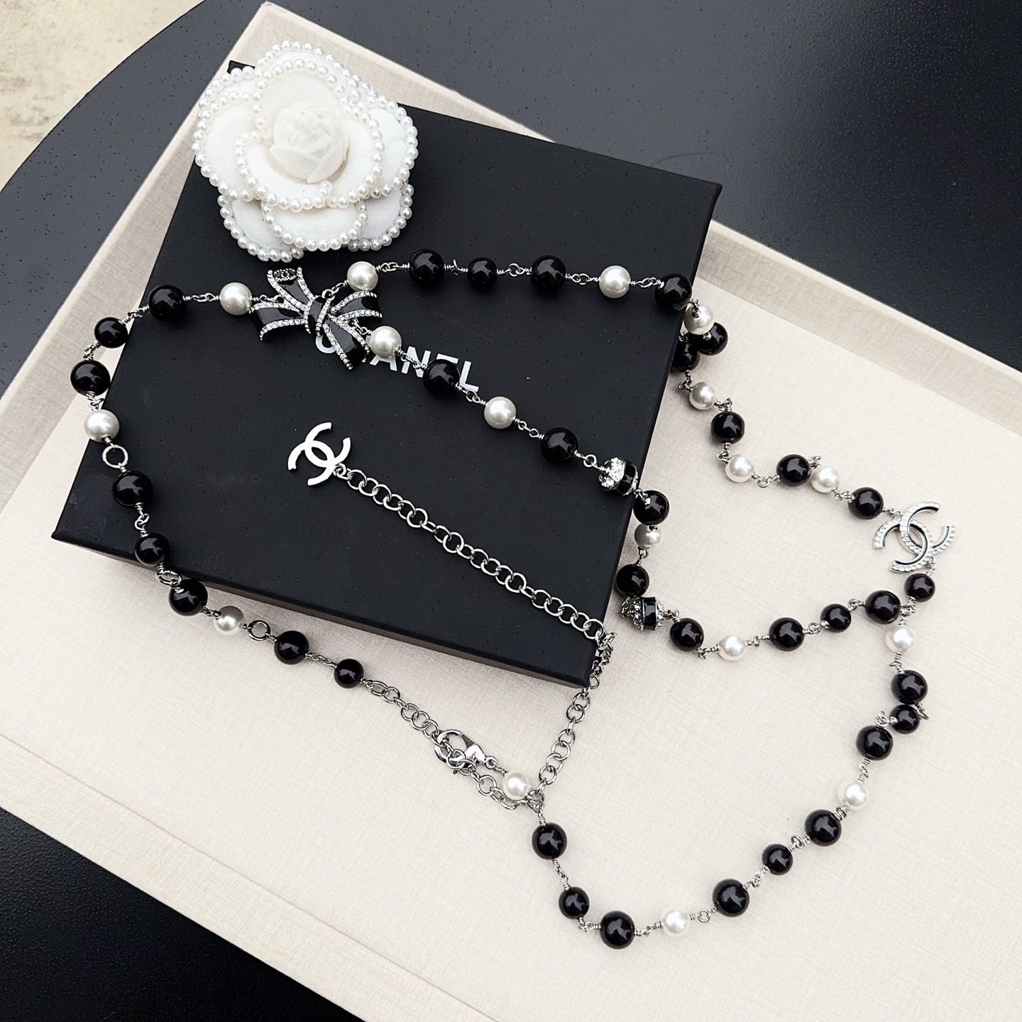 💥💥💥CHANEL 香奈儿、珍珠镶钻手工腰链、经典优雅、时尚百搭，长度：均码，