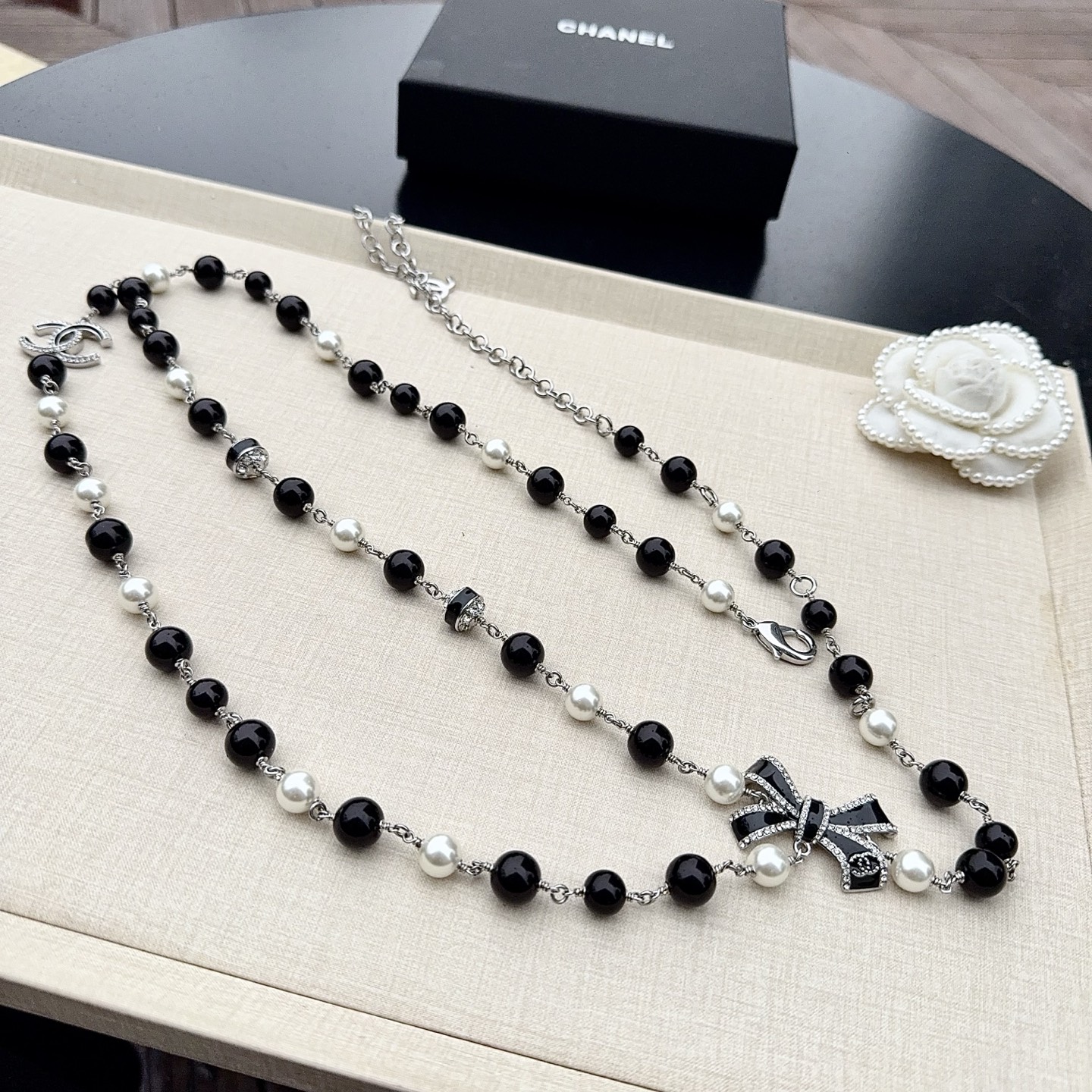 💥💥💥CHANEL 香奈儿、珍珠镶钻手工腰链、经典优雅、时尚百搭，长度：均码，