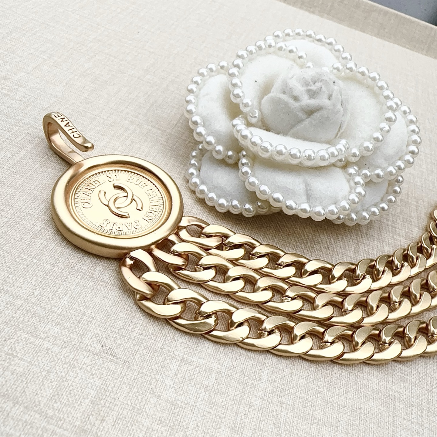 💥💥💥CHANEL 香奈儿、纯铜手工腰链、经典优雅、时尚百搭，长度：均码，