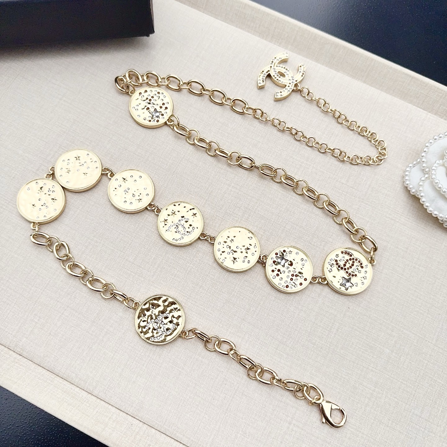 💥💥💥CHANEL 香奈儿、纯铜手工双面镶钻腰链、经典优雅、时尚百搭，长度：均码，