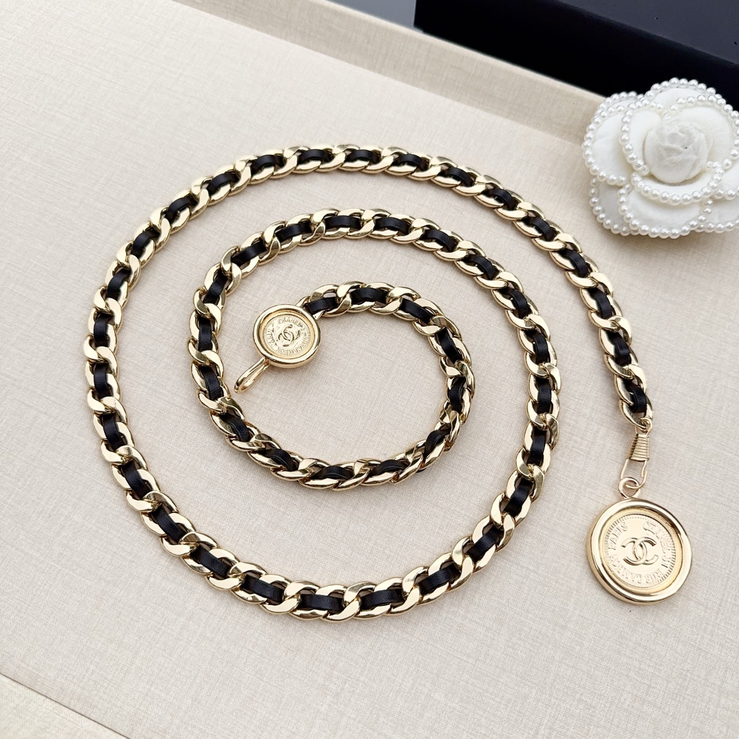 💥💥💥CHANEL 香奈儿、纯铜编织牛皮腰链、经典优雅、时尚百搭，长度：均码，
